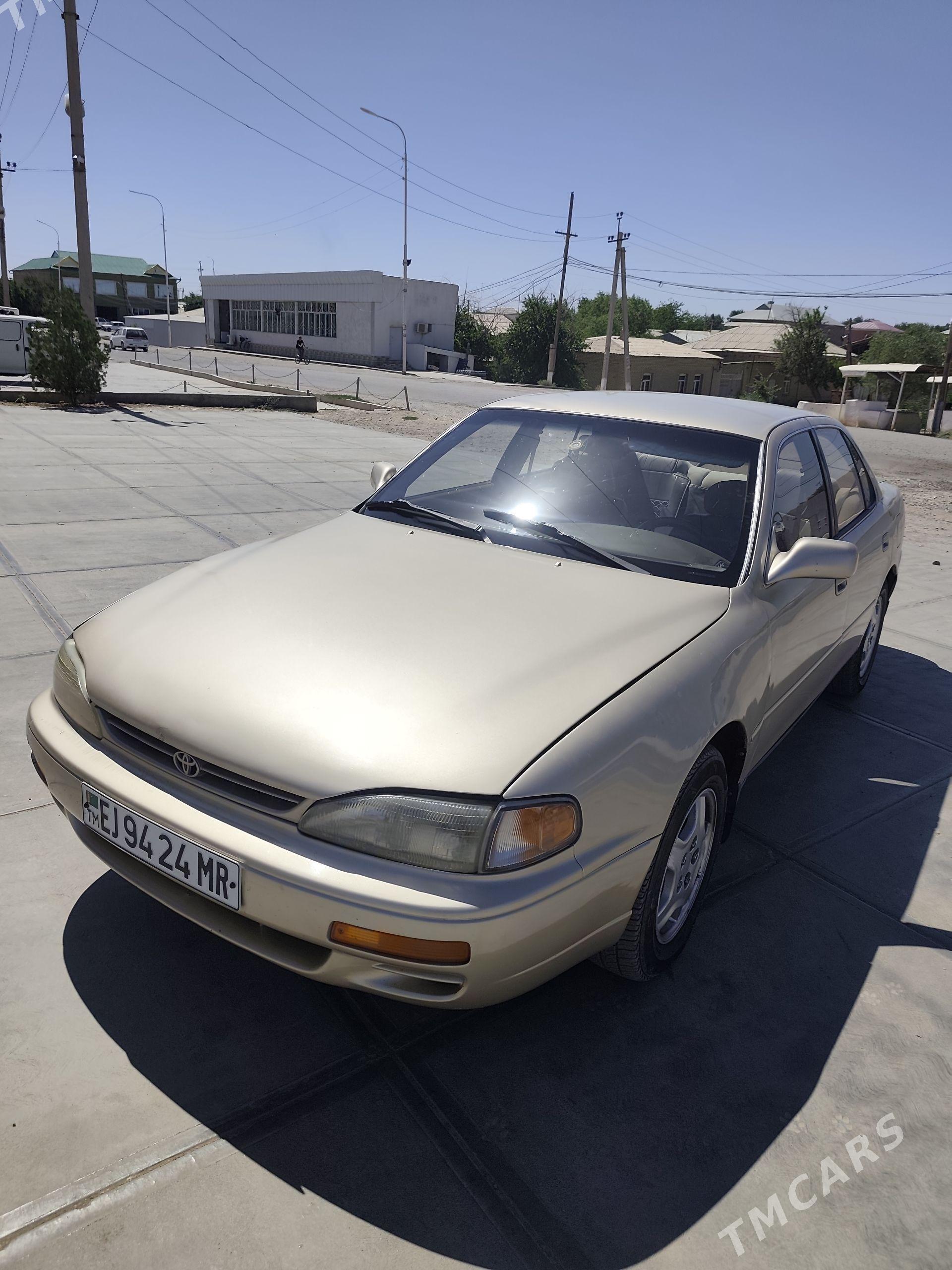 Toyota Camry 1996 - 120 000 TMT - Ёлётен - img 1