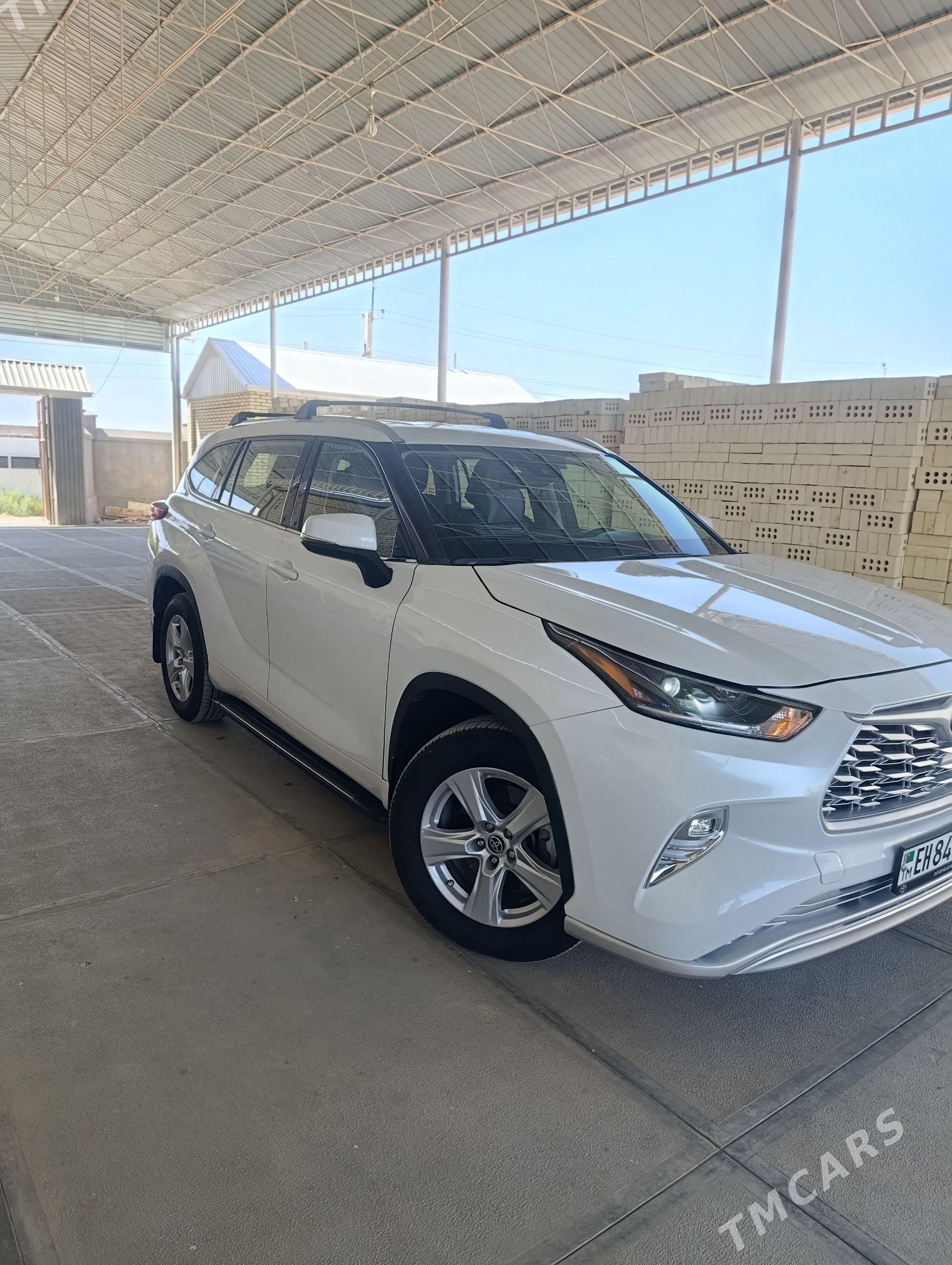 Toyota Highlander 2021 - 520 000 TMT - Мары - img 1