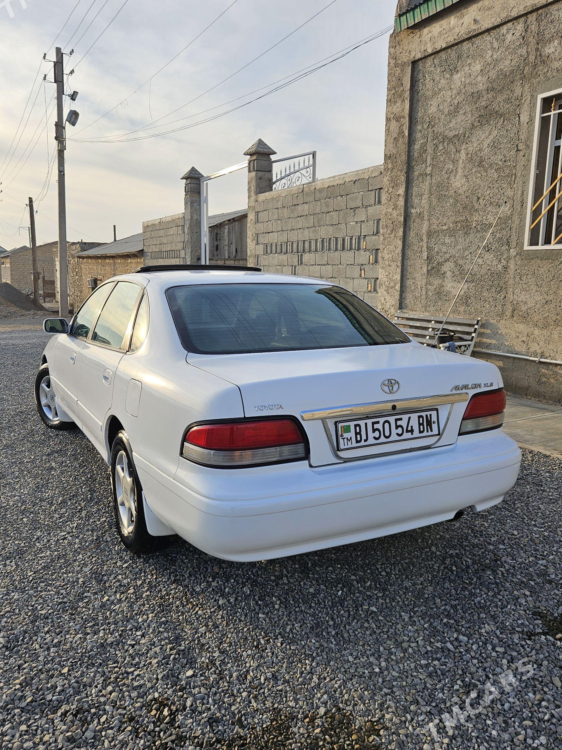 Toyota Avalon 1997 - 170 000 TMT - Гызыларбат - img 1