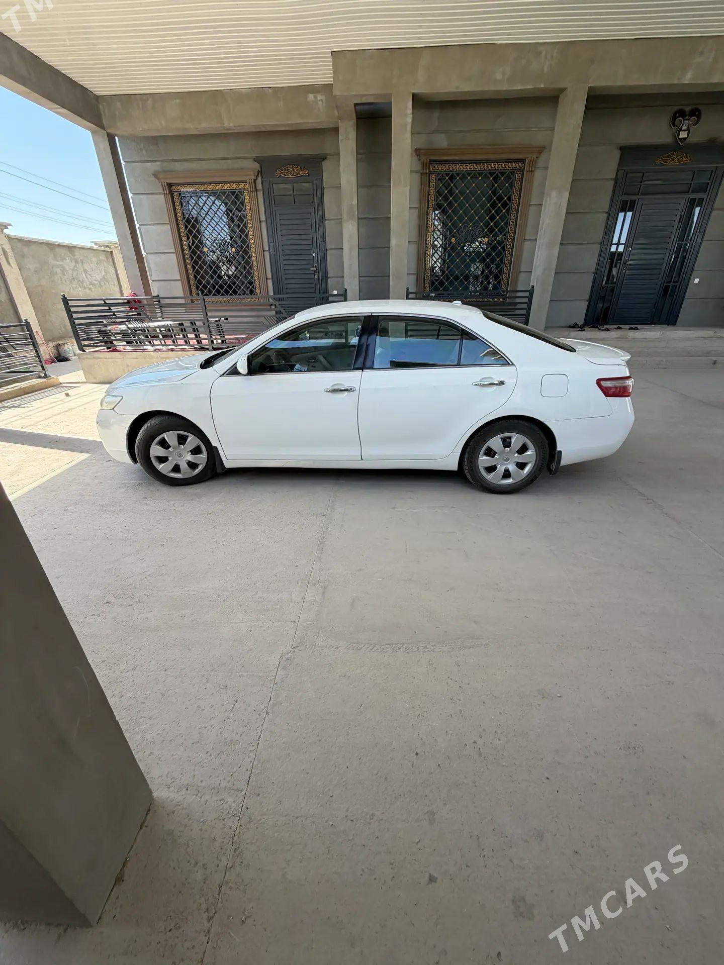 Toyota Camry 2005 - 150 000 TMT - Балканабат - img 1