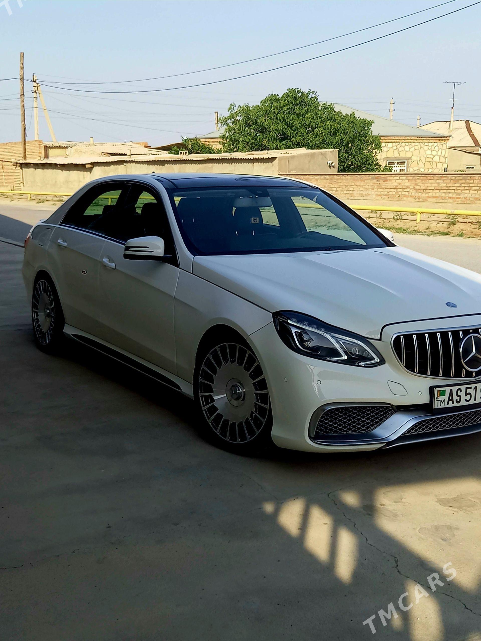Mercedes-Benz 300E 2010 - 250 000 TMT - Бахарден - img 1