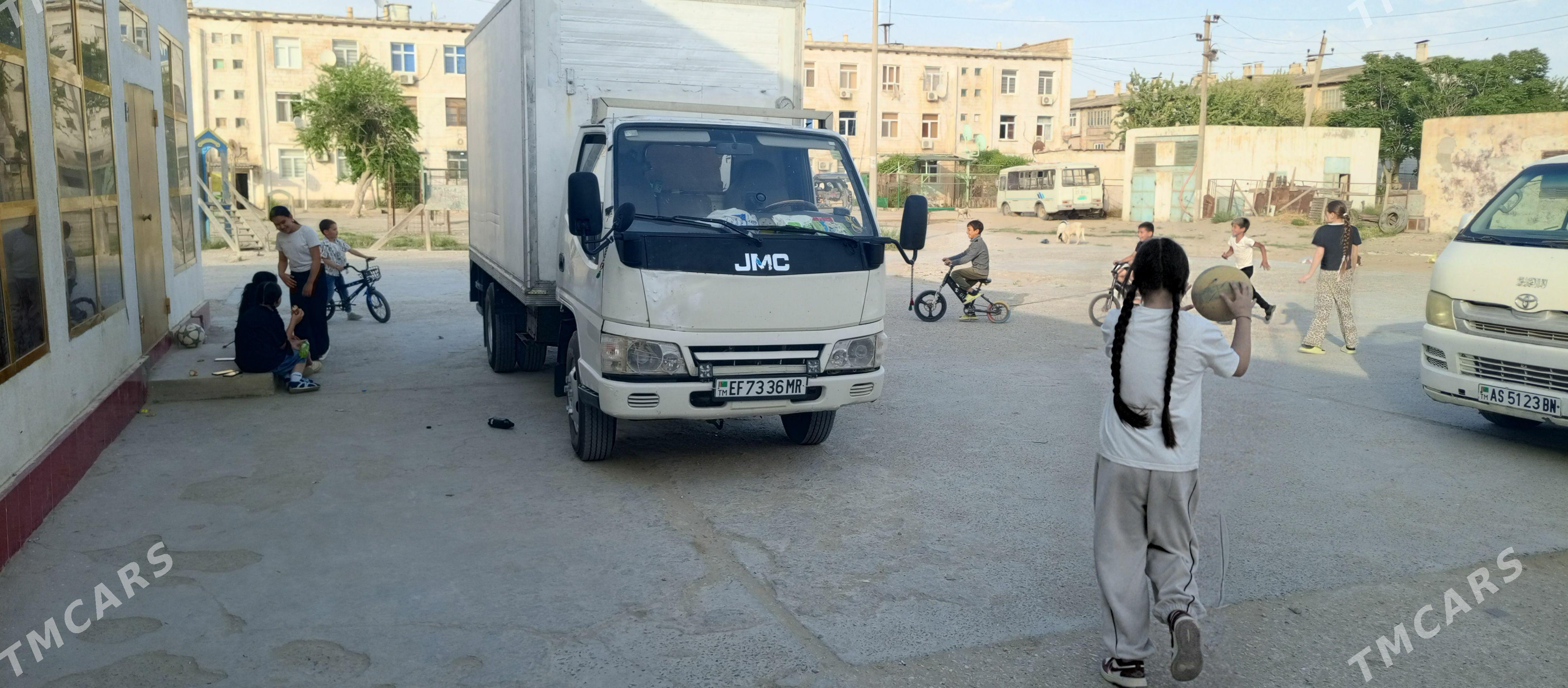 Mitsubishi Canter 2010 - 200 000 TMT - Балканабат - img 1