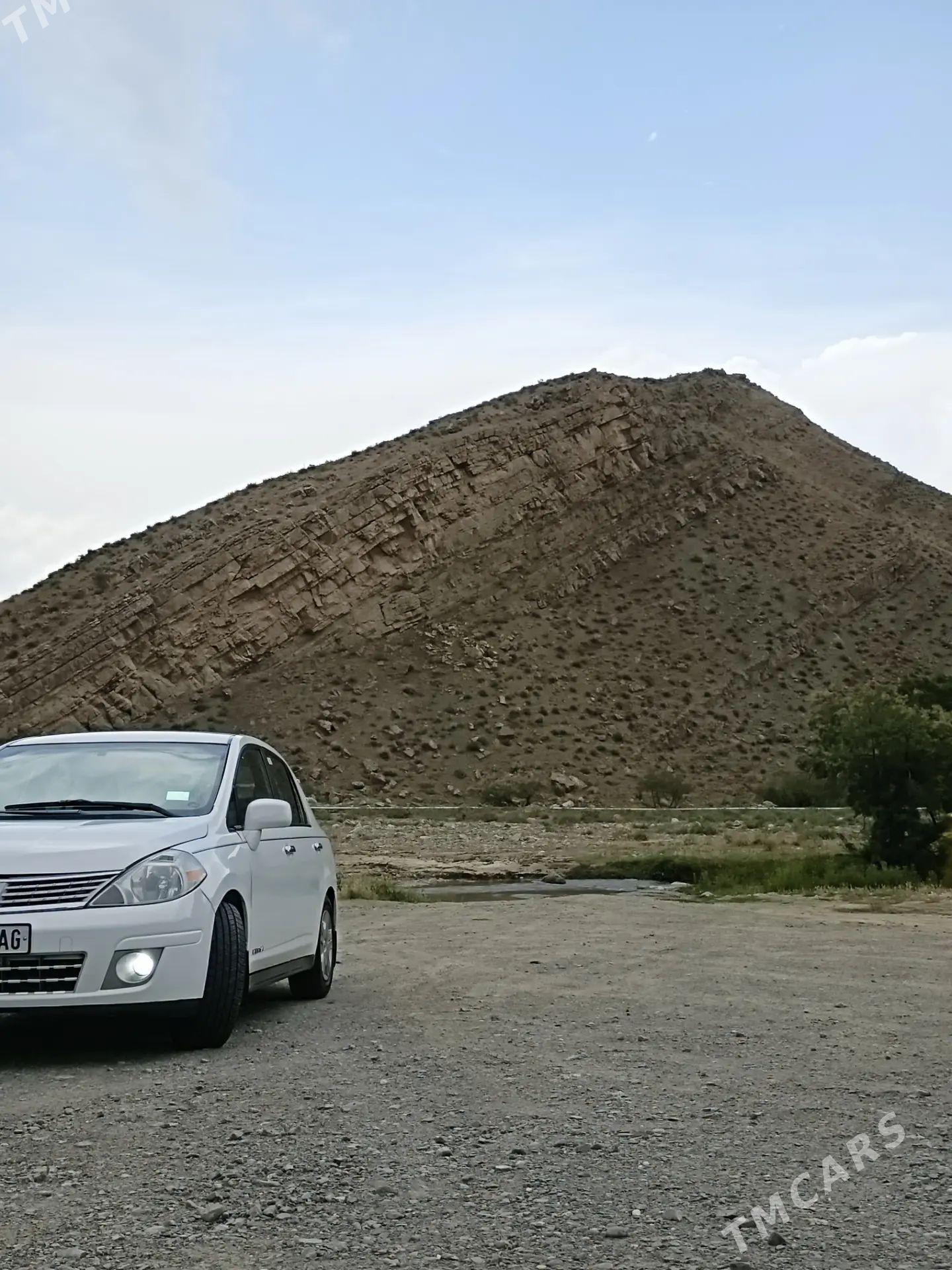 Nissan Versa 2010 - 155 000 TMT - Ашхабад - img 1