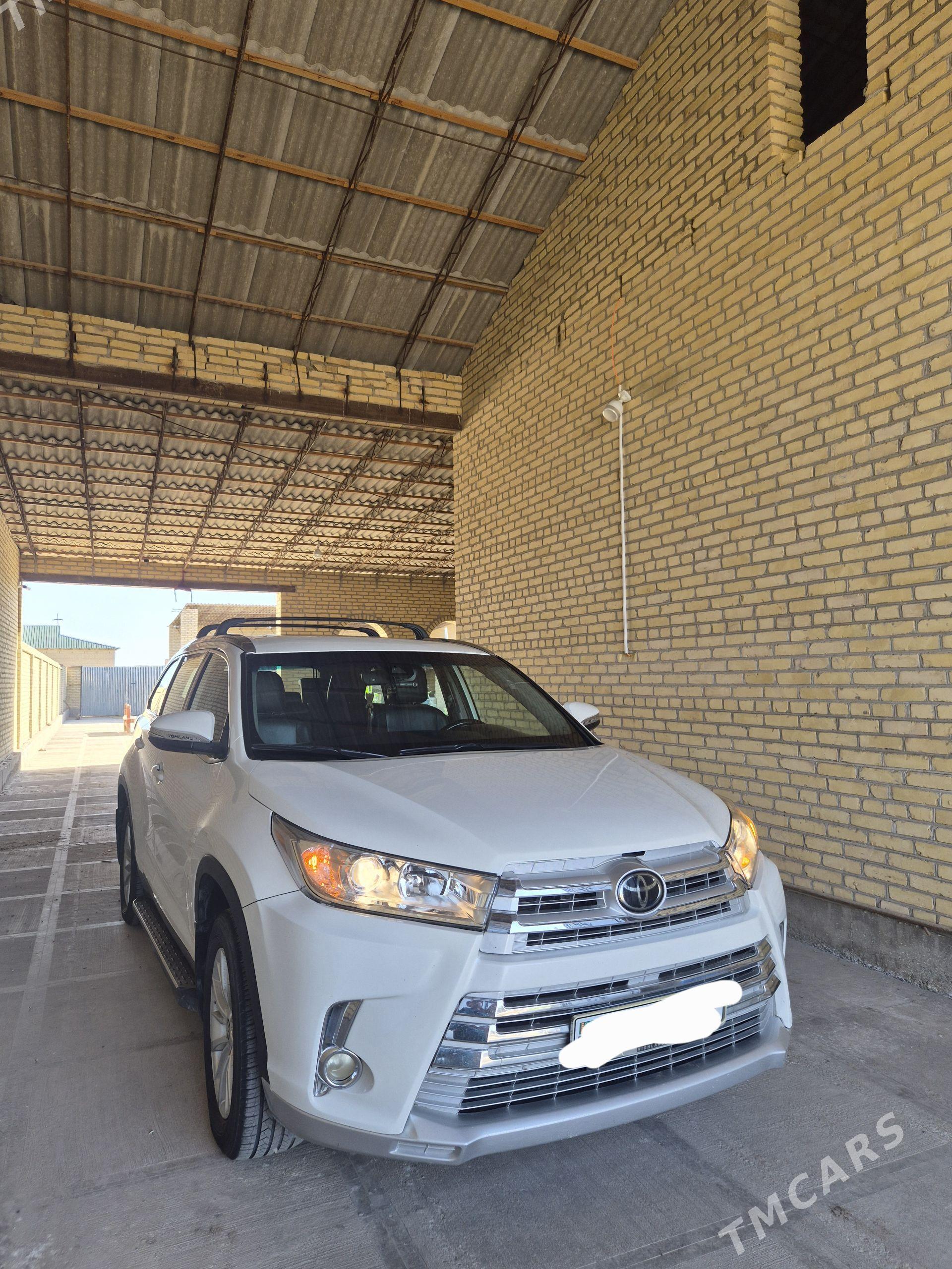 Toyota Highlander 2019 - 460 000 TMT - Саят - img 1