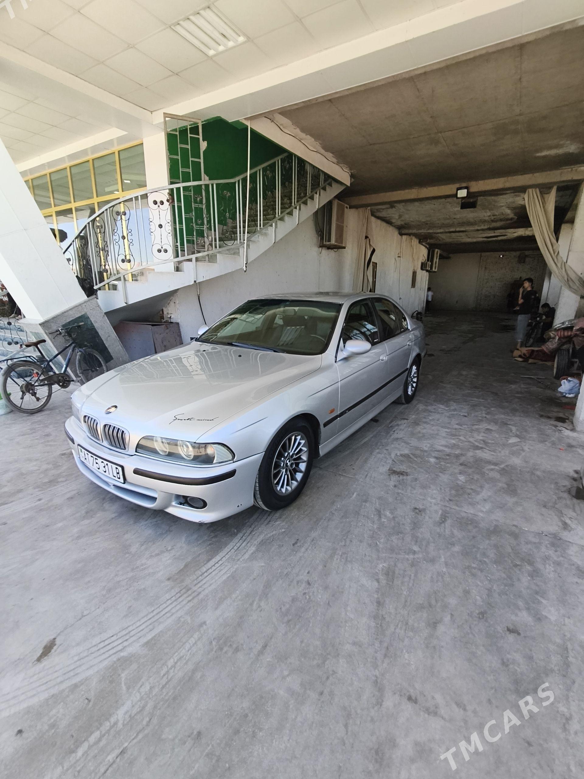 BMW E39 2000 - 160 000 TMT - Dänew - img 1