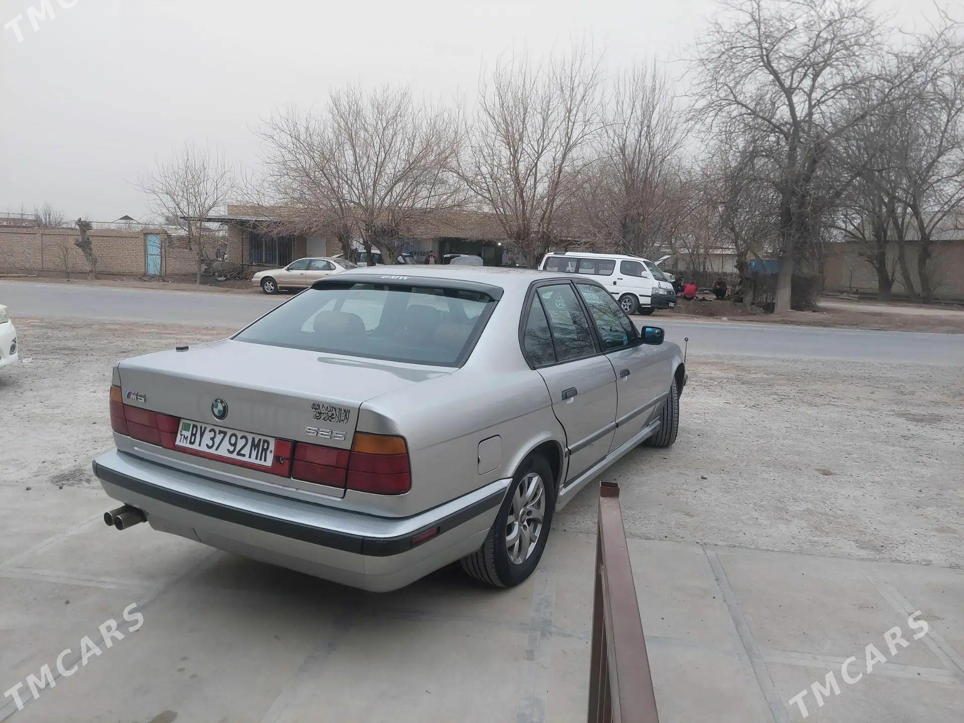 BMW E34 1992 - 80 000 TMT - Сакарчага - img 1