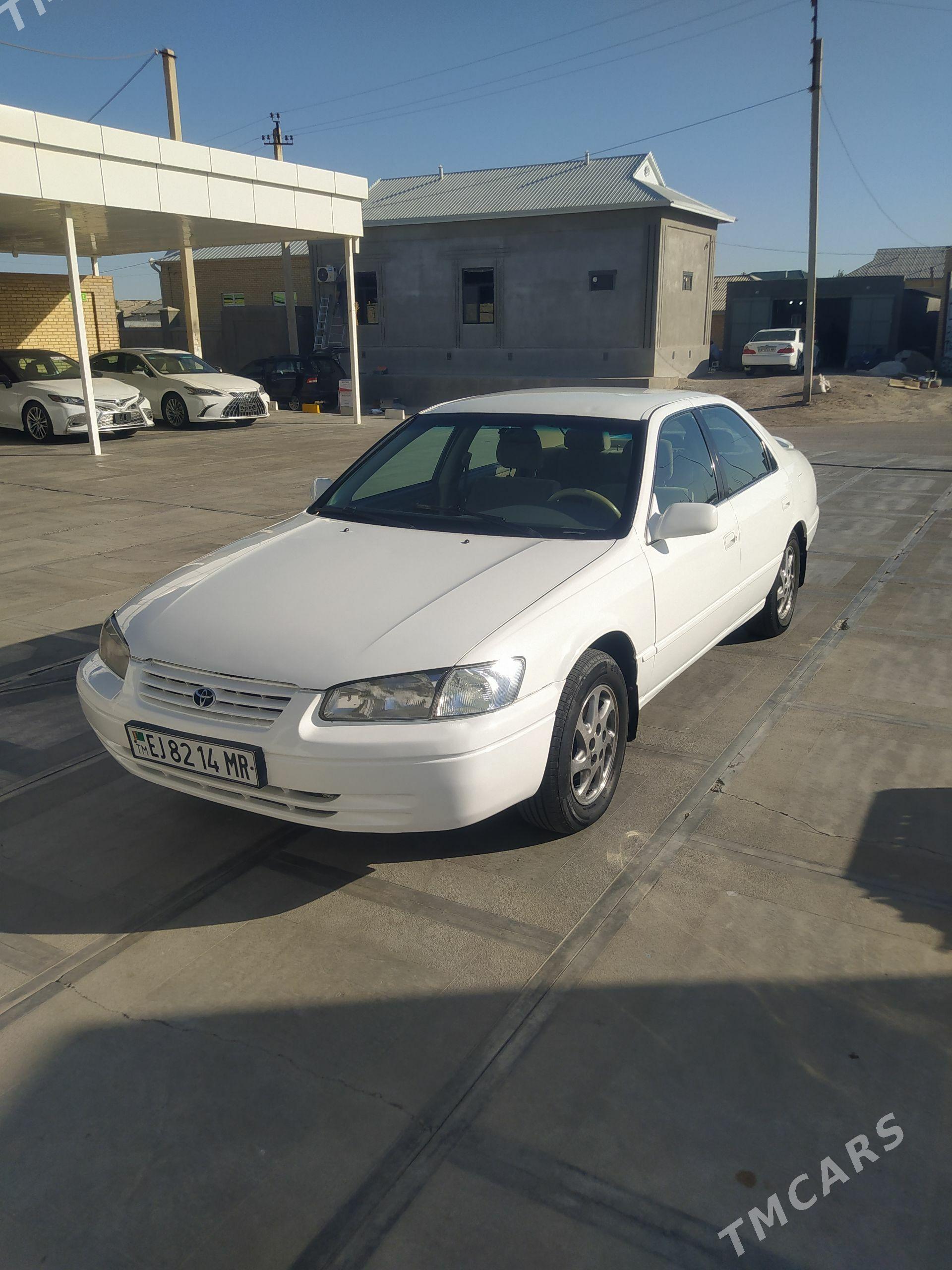 Toyota Camry 1998 - 170 000 TMT - Мары - img 1
