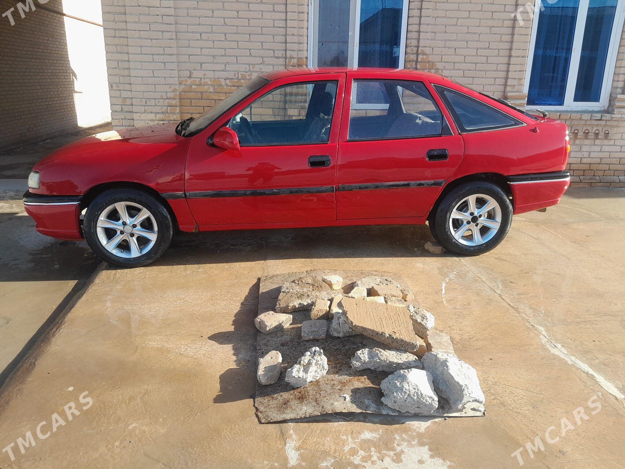 Opel Vectra 1993 - 22 000 TMT - Çärjew - img 1