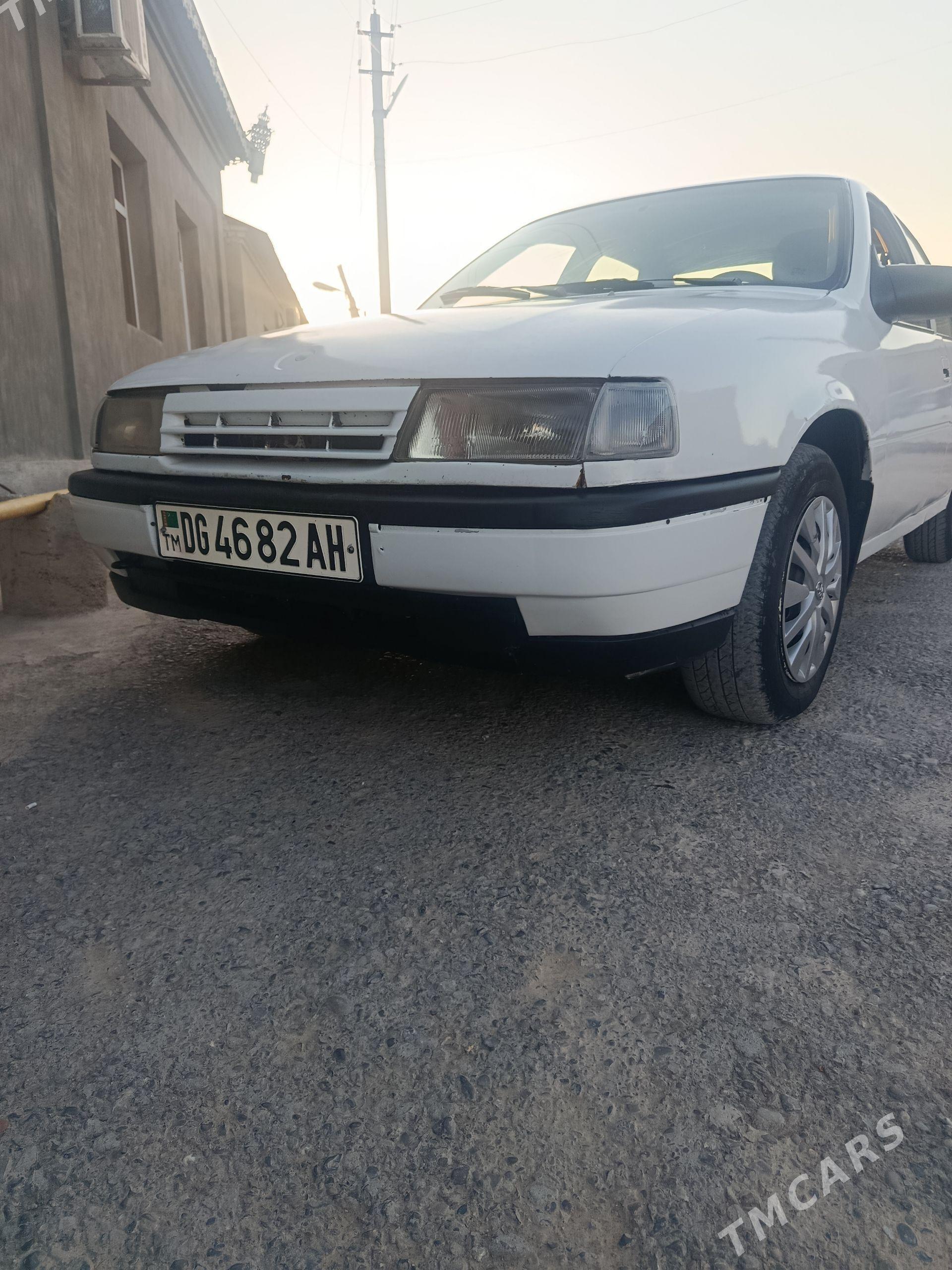 Opel Vectra 1990 - 25 000 TMT - Кака - img 1