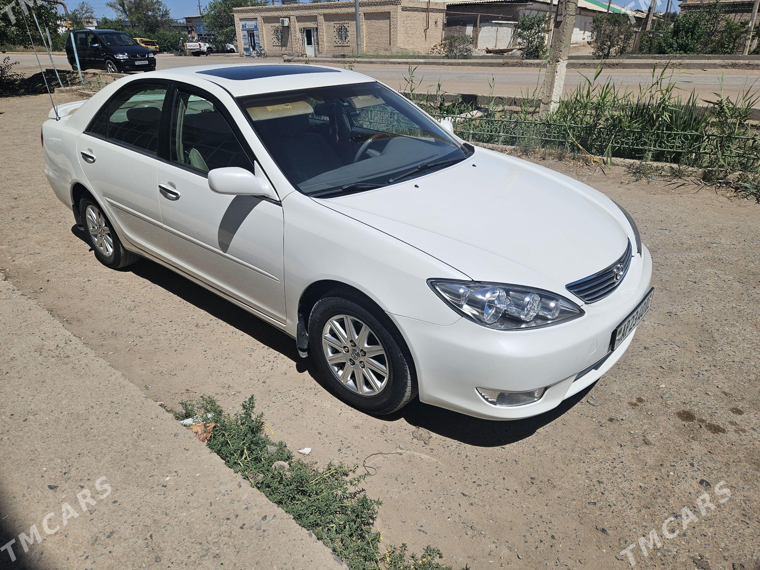 Toyota Camry 2004 - 220 000 TMT - Кёнеургенч - img 1
