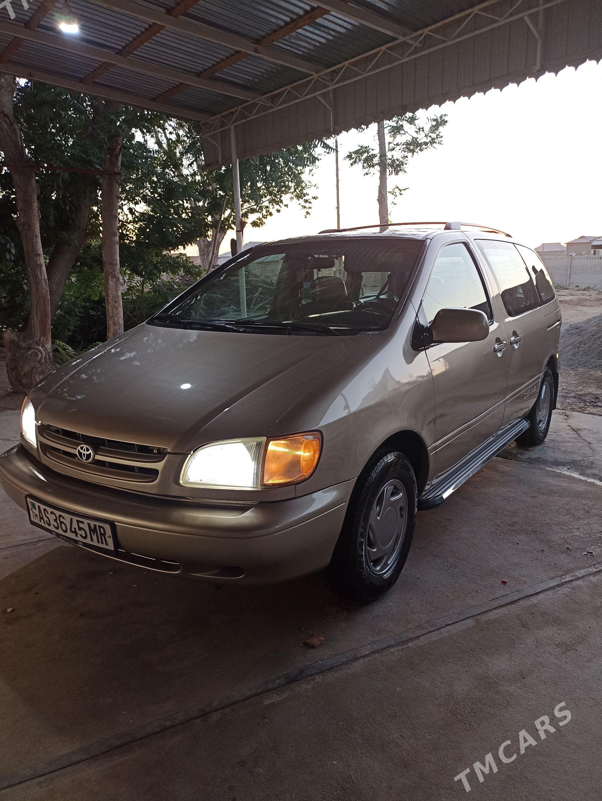 Toyota Sienna 2000 - 220 000 TMT - Ёлётен - img 1