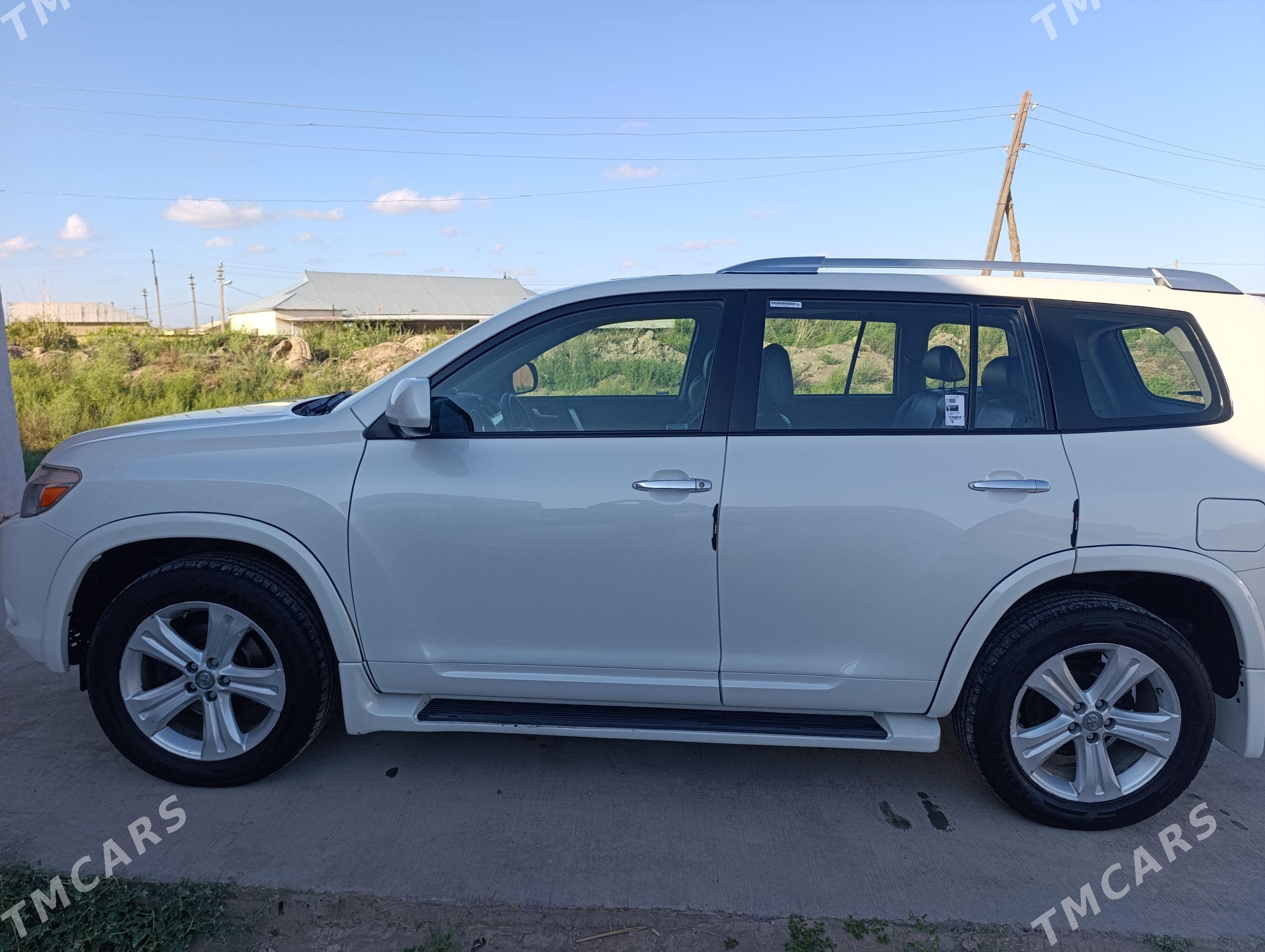 Toyota Highlander 2010 - 360 000 TMT - Garabekewül - img 1