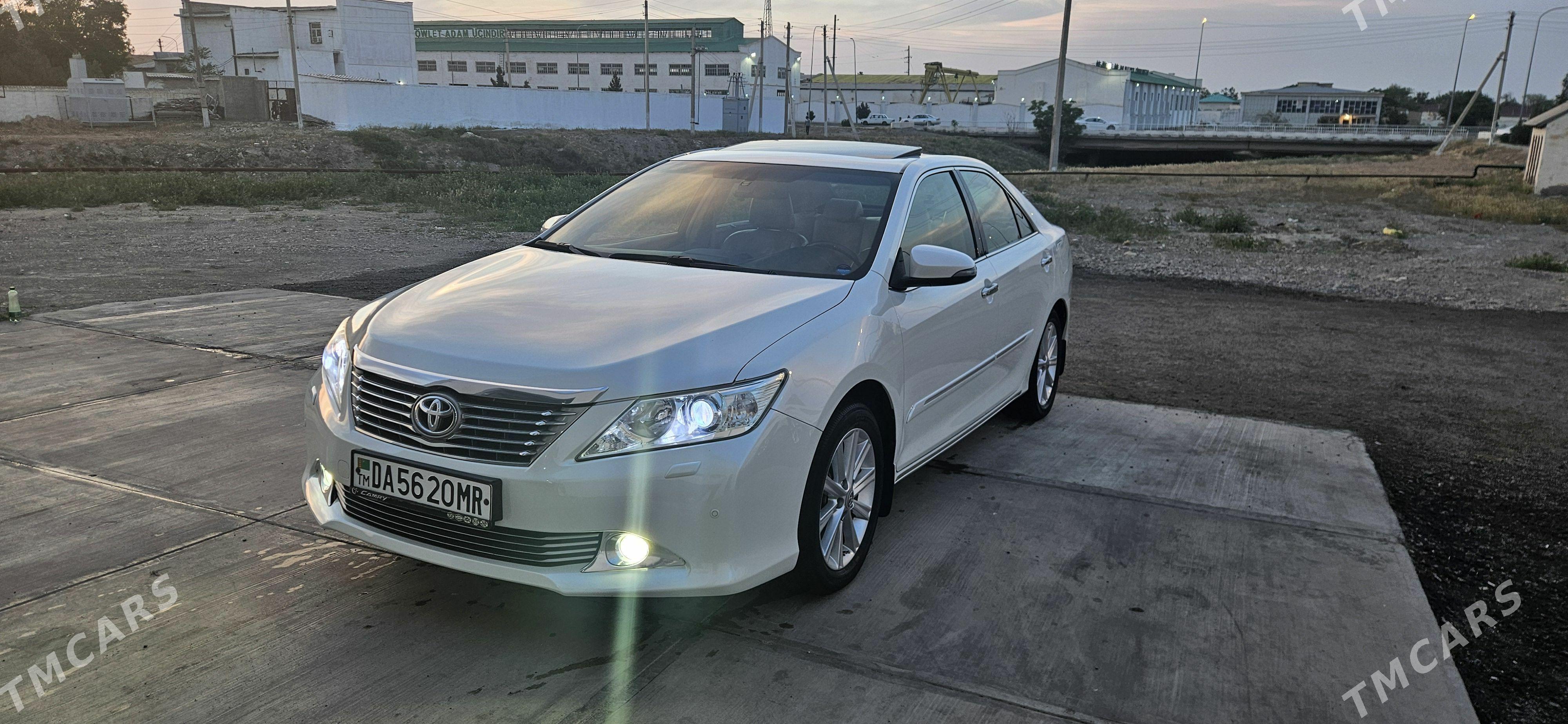 Toyota Camry 2013 - 360 000 TMT - Гызыларбат - img 1