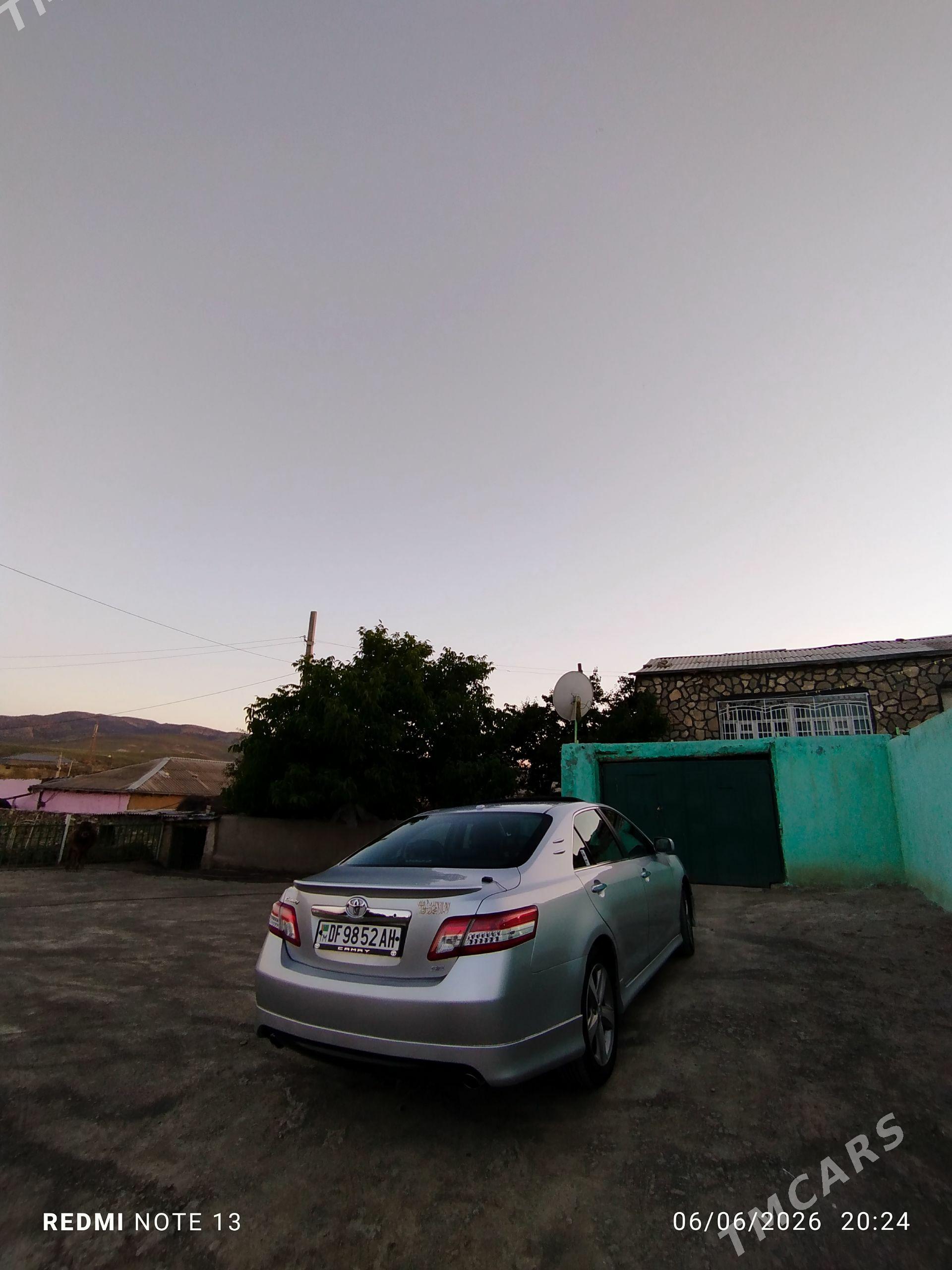 Toyota Camry 2010 - 256 000 TMT - Бахарден - img 1