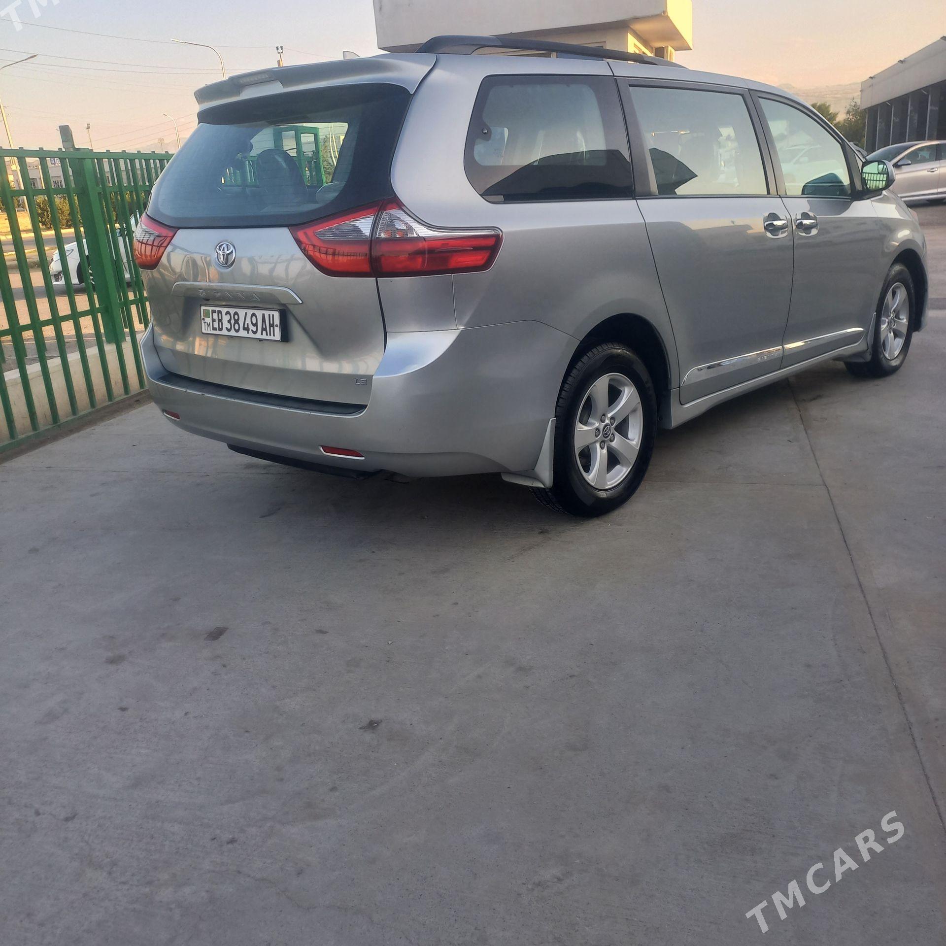 Toyota Sienna 2020 - 420 000 TMT - Теджен - img 1