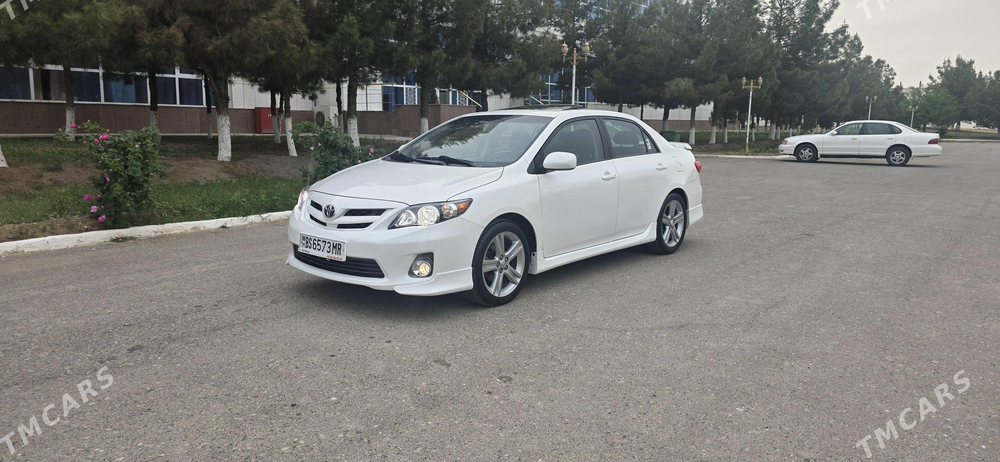 Toyota Corolla 2013 - 230 000 TMT - Мары - img 1
