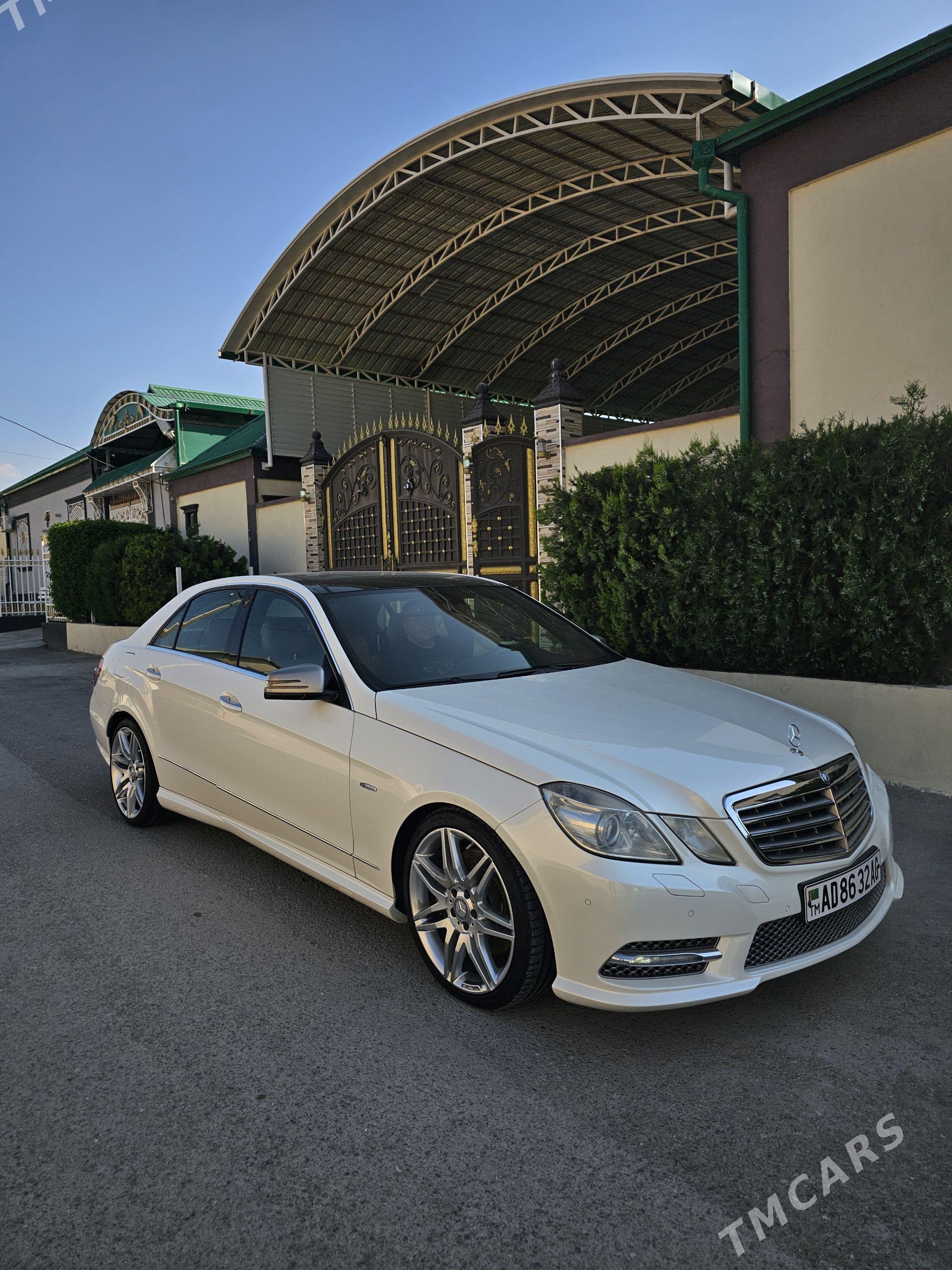 Mercedes-Benz E350 2013 - 500 000 TMT - Чоганлы - img 1