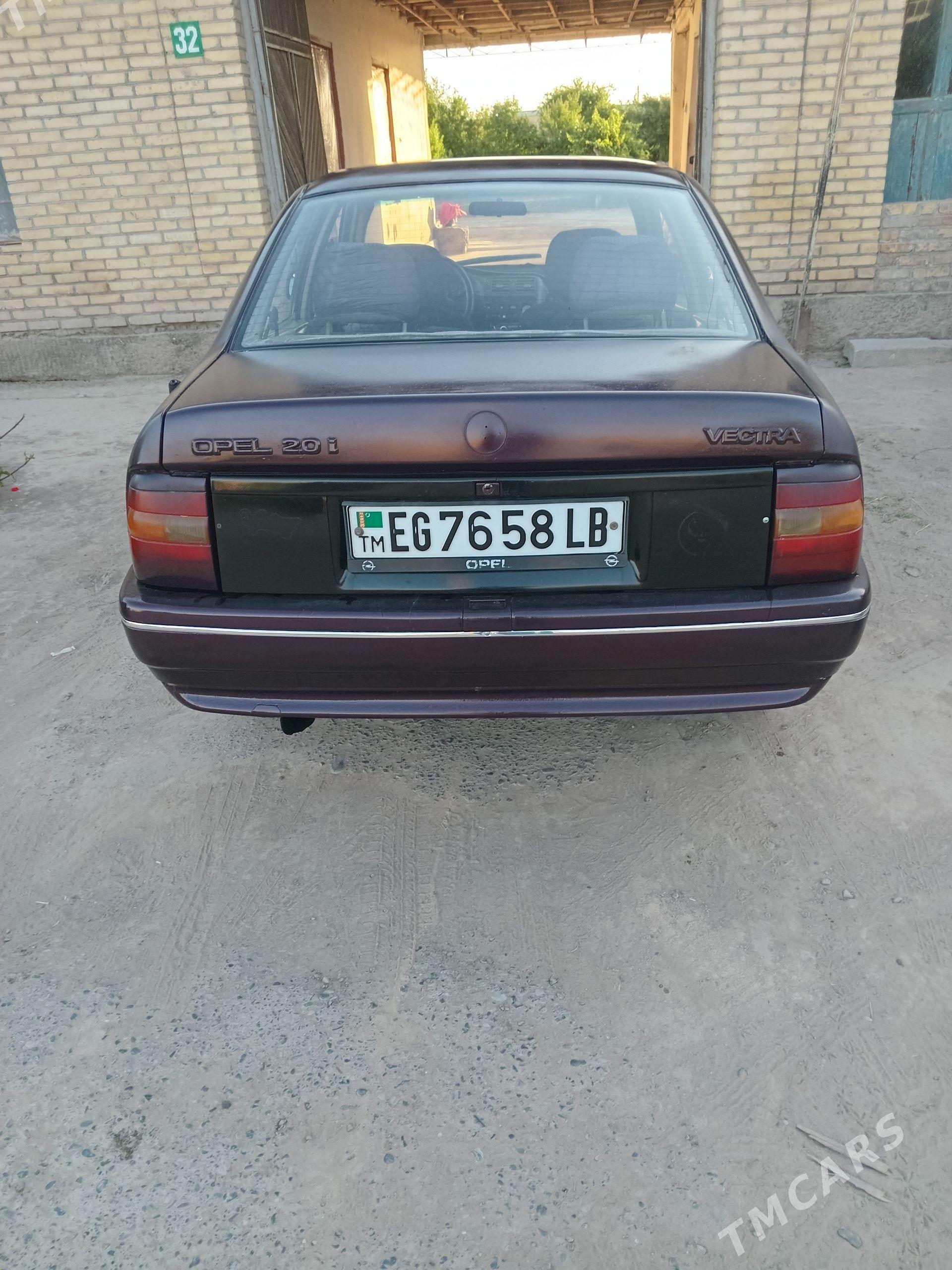 Opel Vectra 1990 - 36 000 TMT - Фарап - img 1