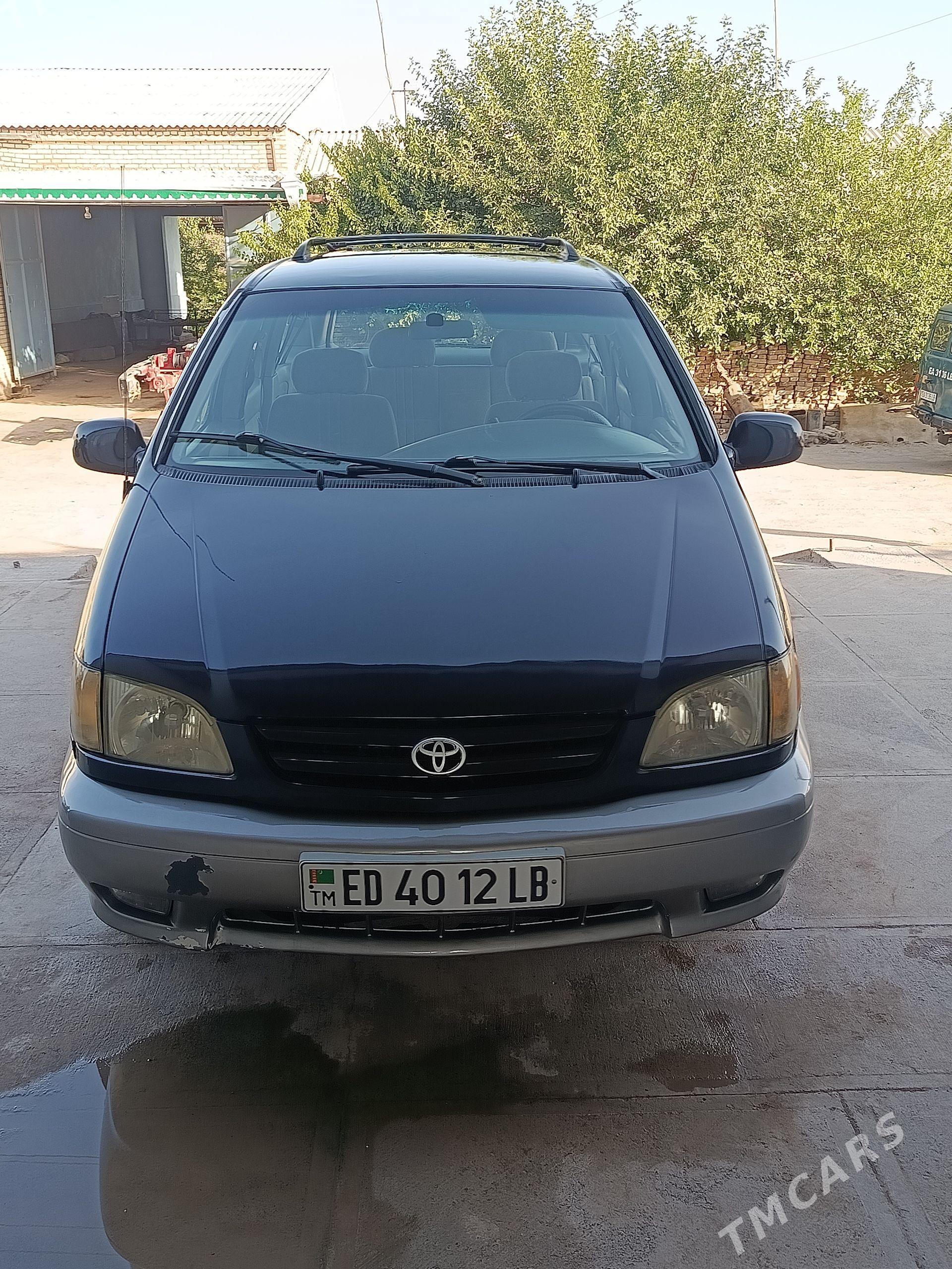 Toyota Sienna 2002 - 200 000 TMT - Керки - img 1