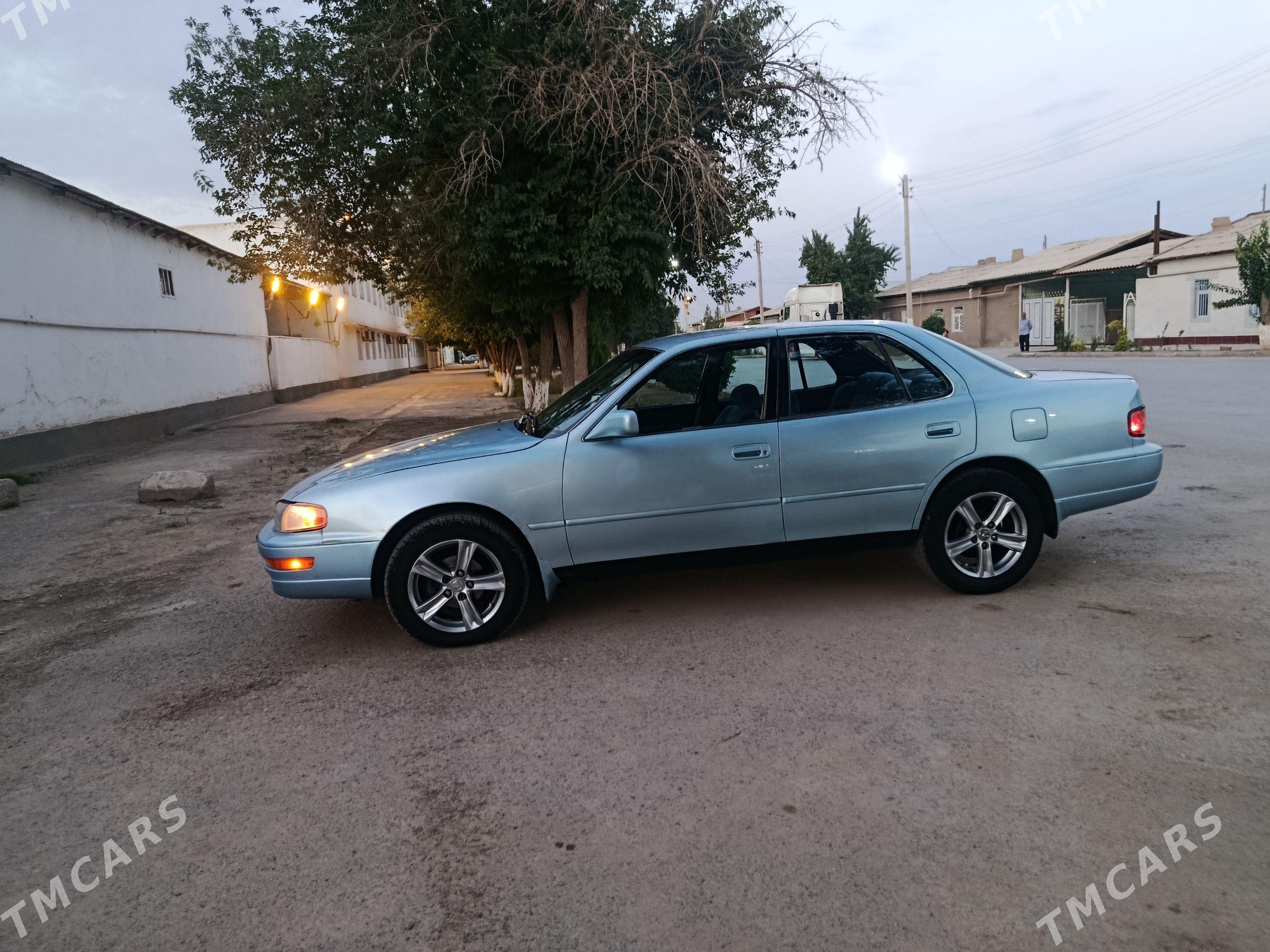 Toyota Camry 1993 - 105 000 TMT - Теджен - img 1