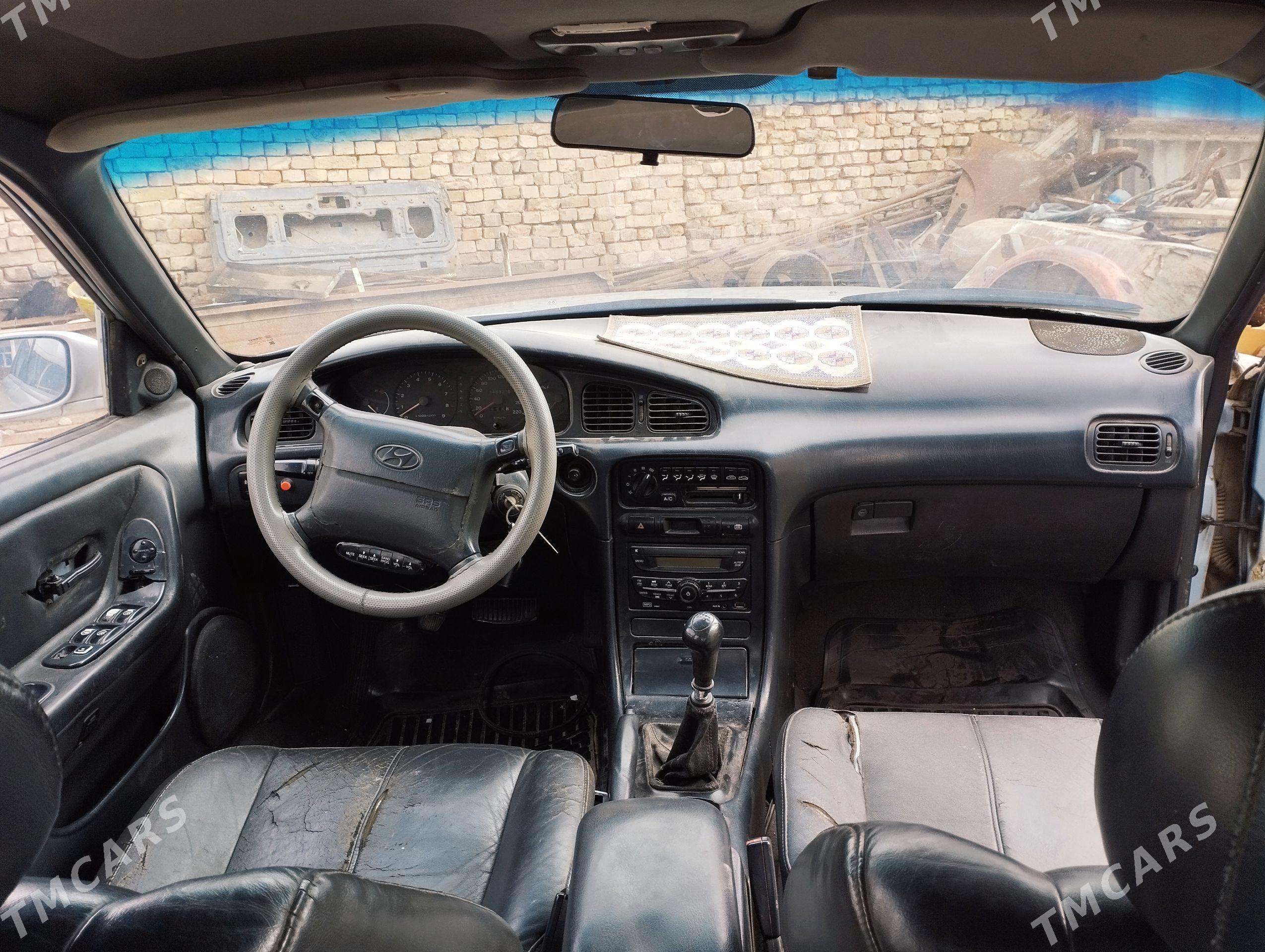 Hyundai Sonata 1996 - 26 000 TMT - Теджен - img 1