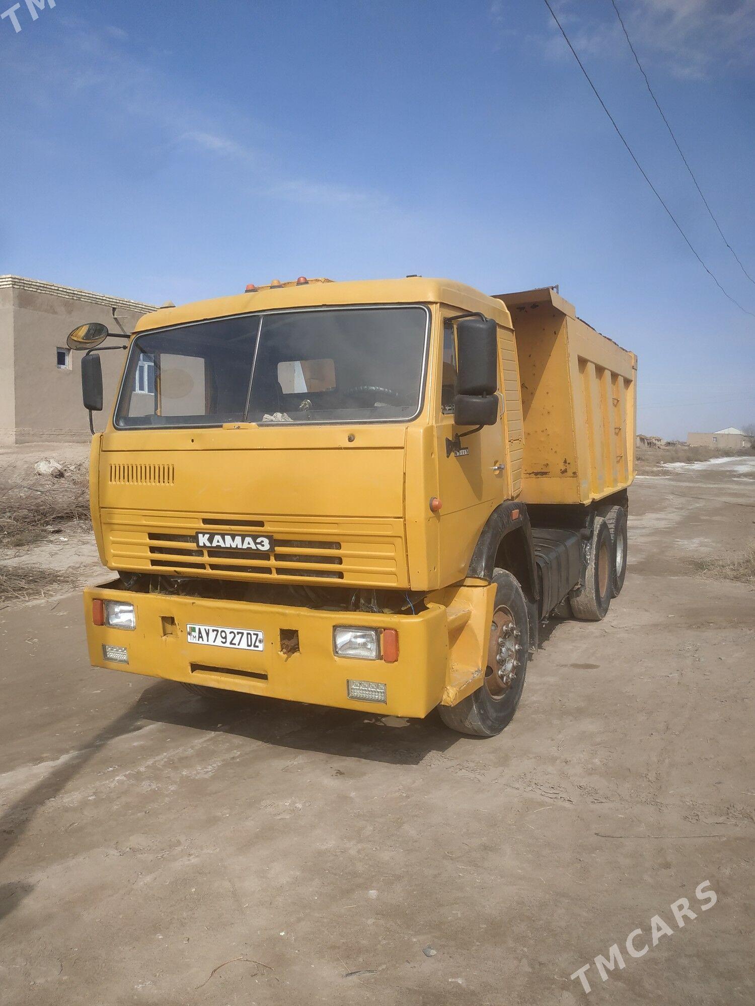 Kamaz 6520 2011 - 200 000 TMT - Гурбансолтан Едже - img 1