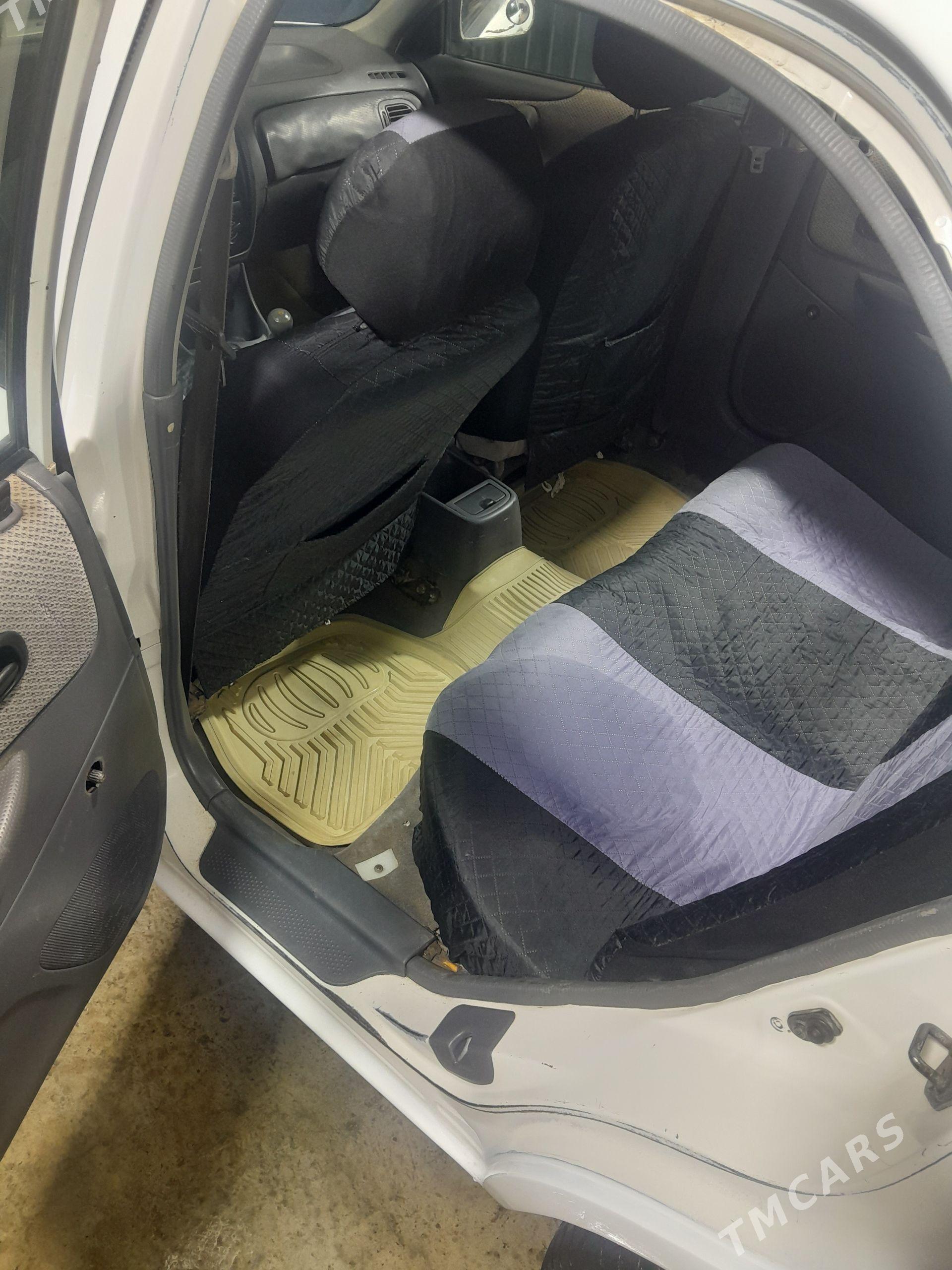 Mazda 626 2000 - 60 000 TMT - Дашогуз - img 1