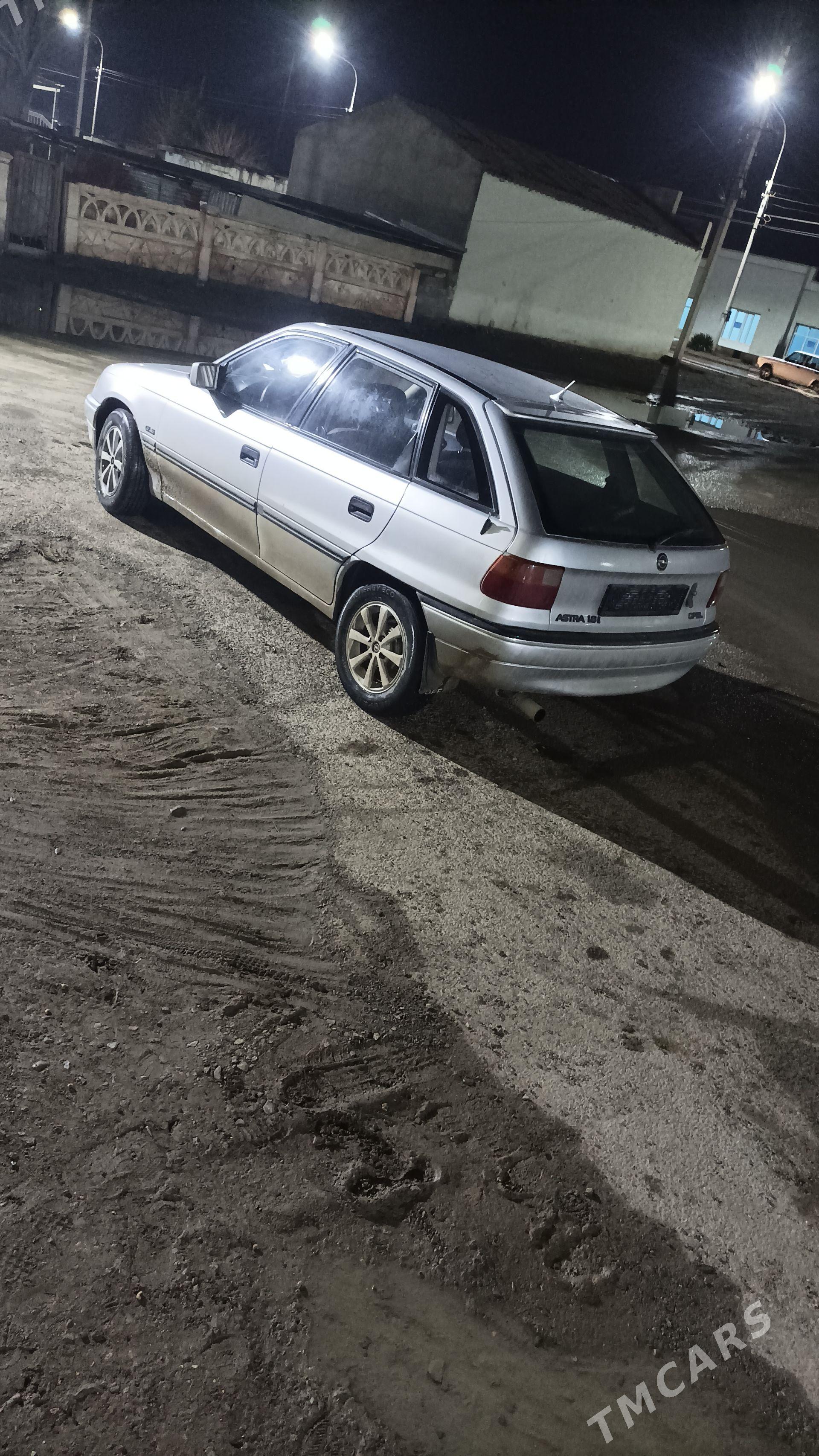 Opel Astra 1993 - 53 000 TMT - Бахарден - img 1