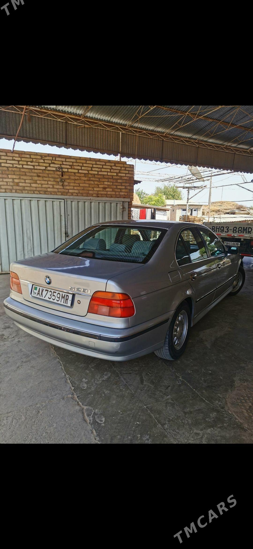 BMW 528 1999 - 150 000 TMT - Байрамали - img 1
