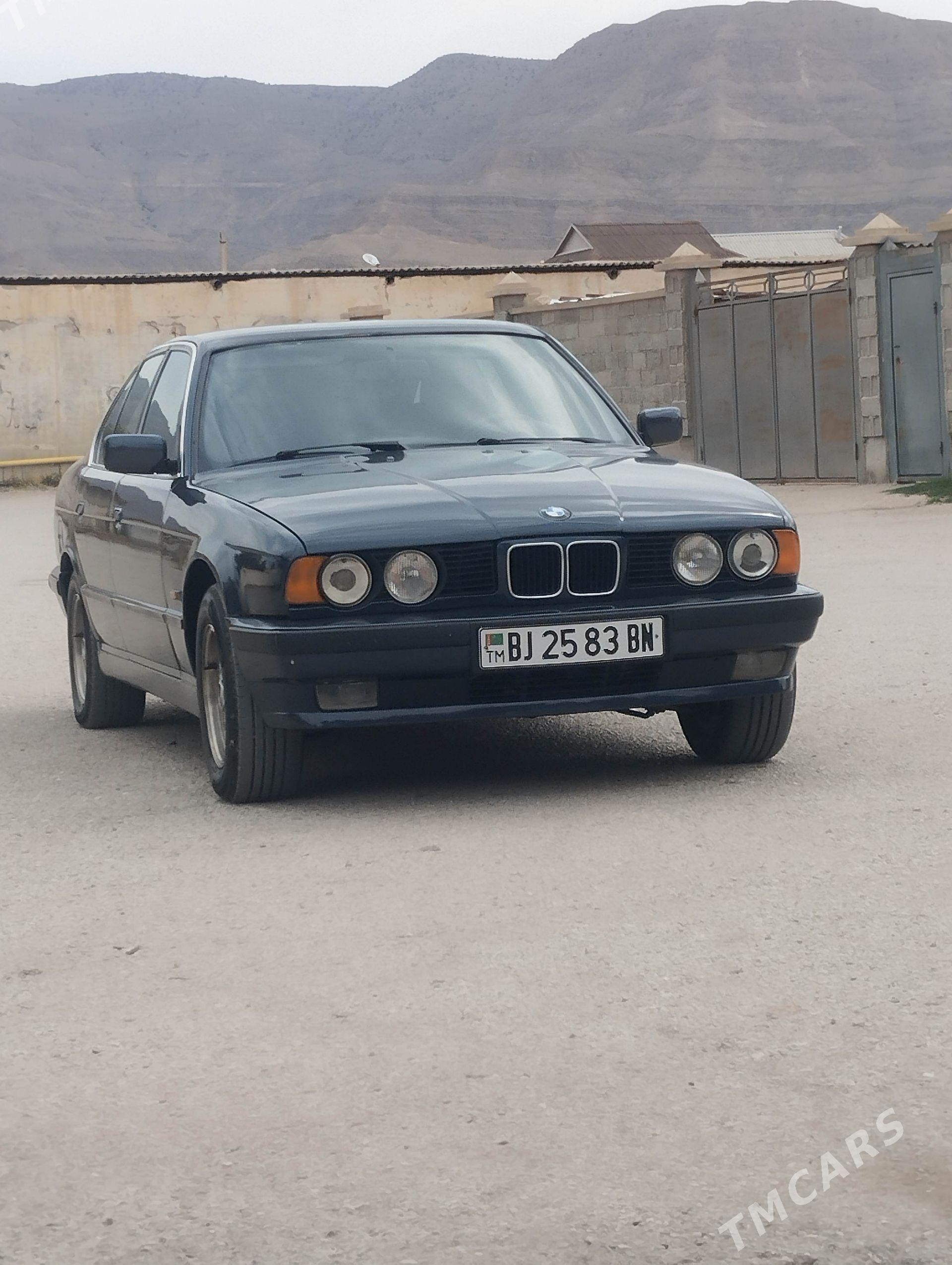 BMW E34 1993 - 70 000 TMT - Балканабат - img 1