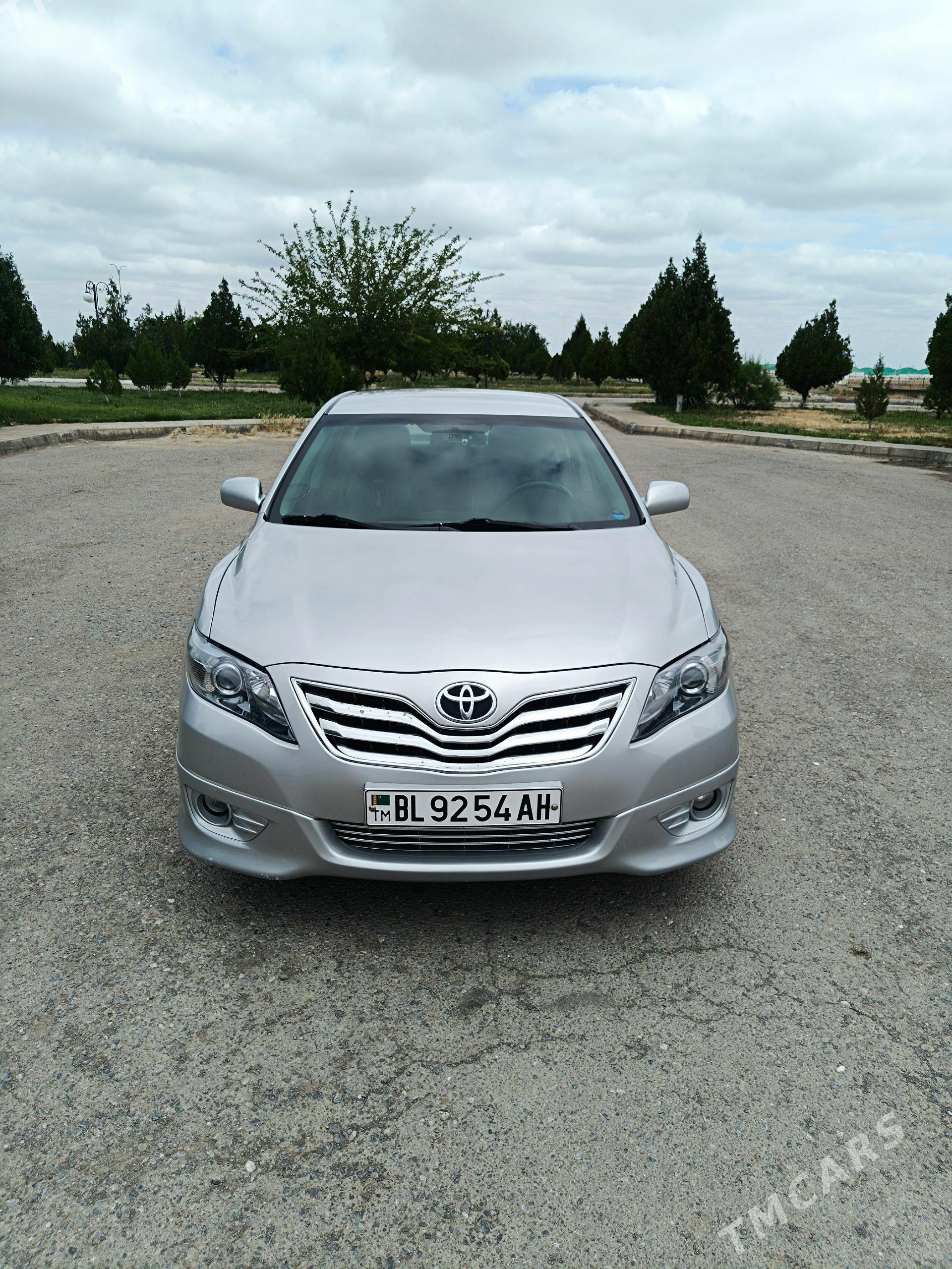 Toyota Camry 2010 - 235 000 TMT - Бахарден - img 1