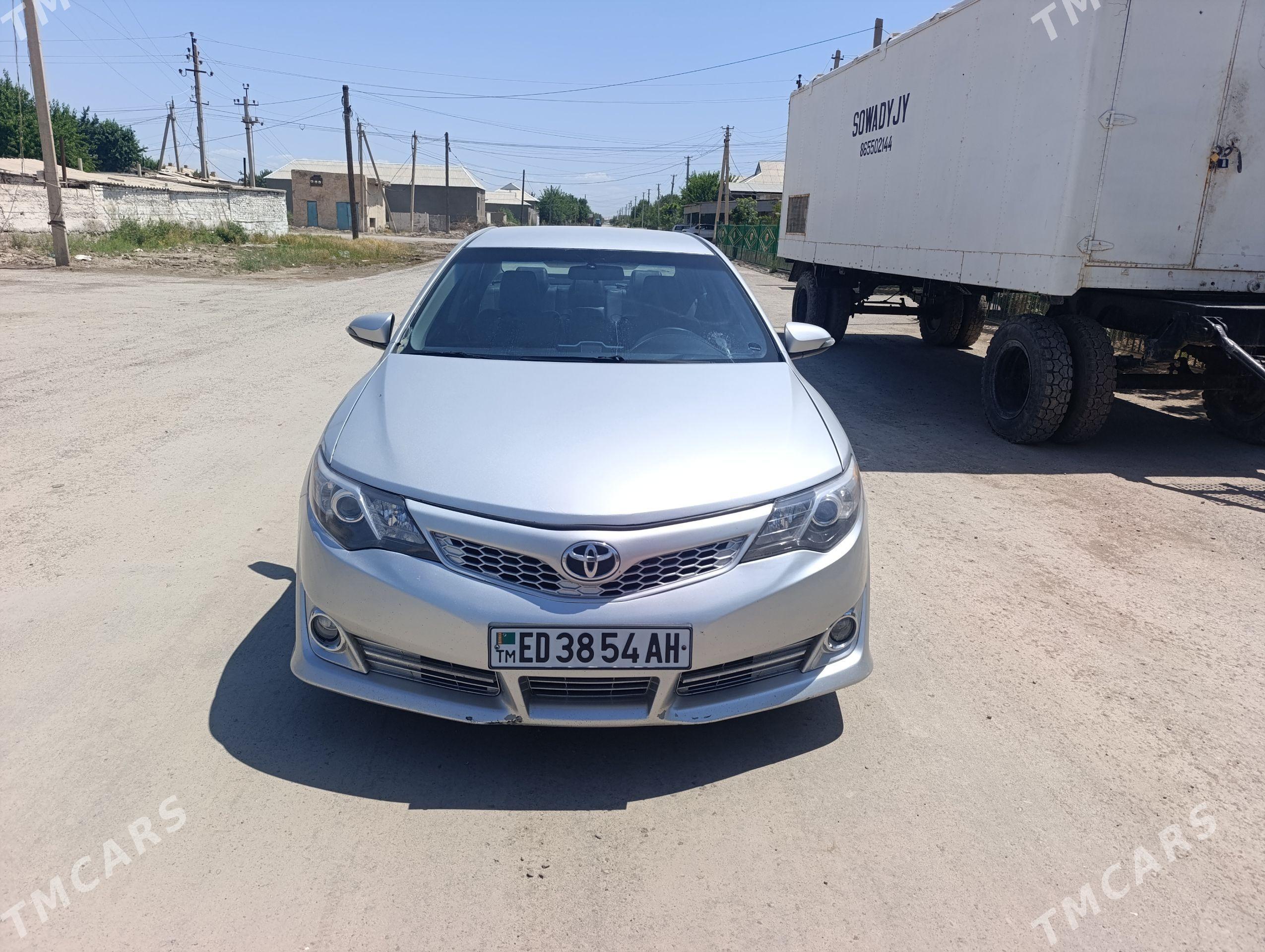 Toyota Camry 2012 - 225 000 TMT - Теджен - img 1