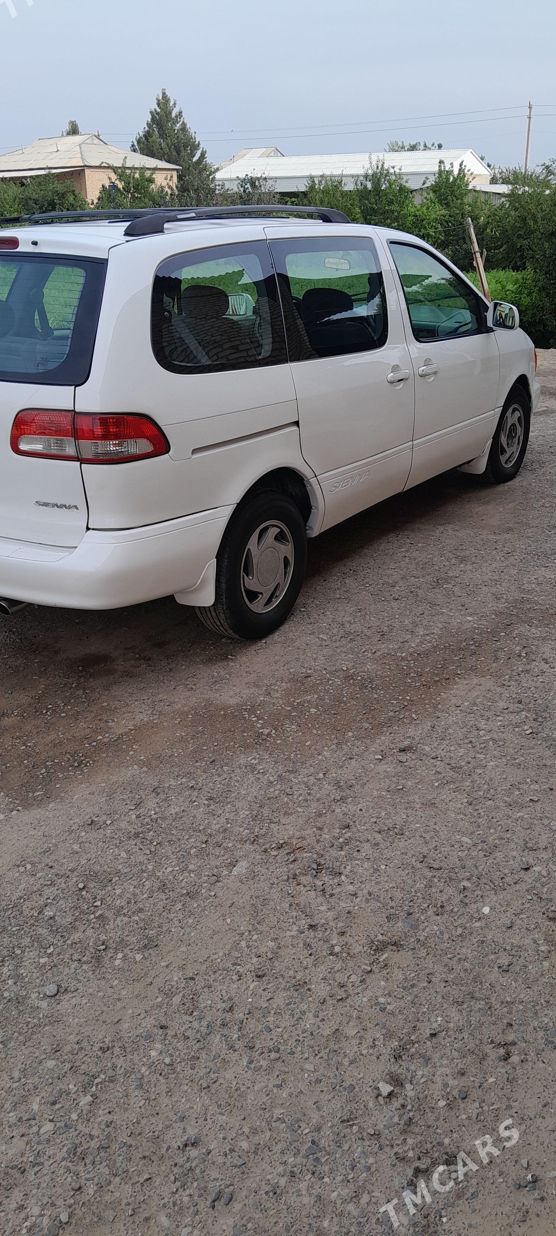 Toyota Sienna 2003 - 195 000 TMT - Мары - img 1