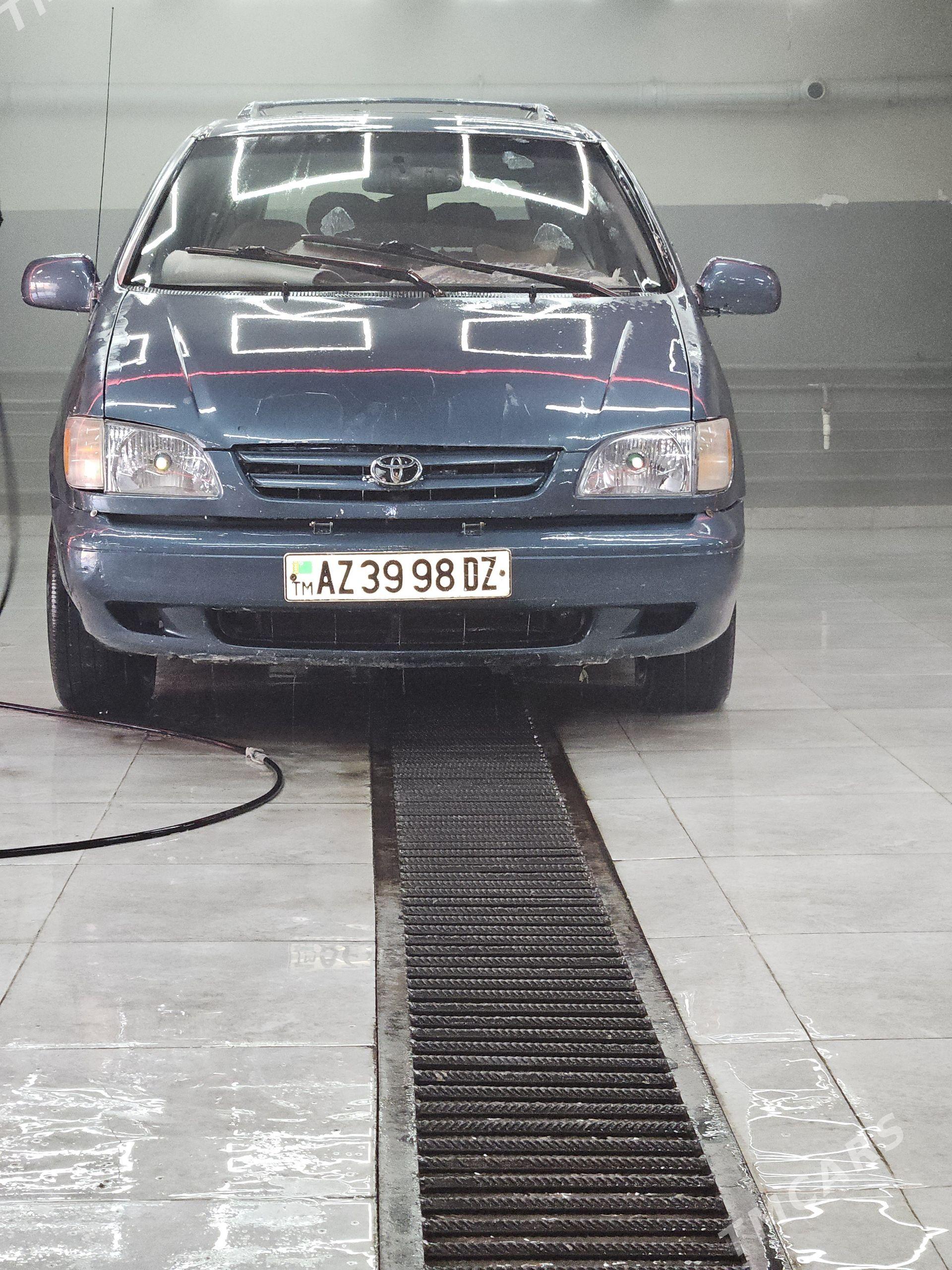 Toyota Sienna 2003 - 160 000 TMT - Дашогуз - img 1