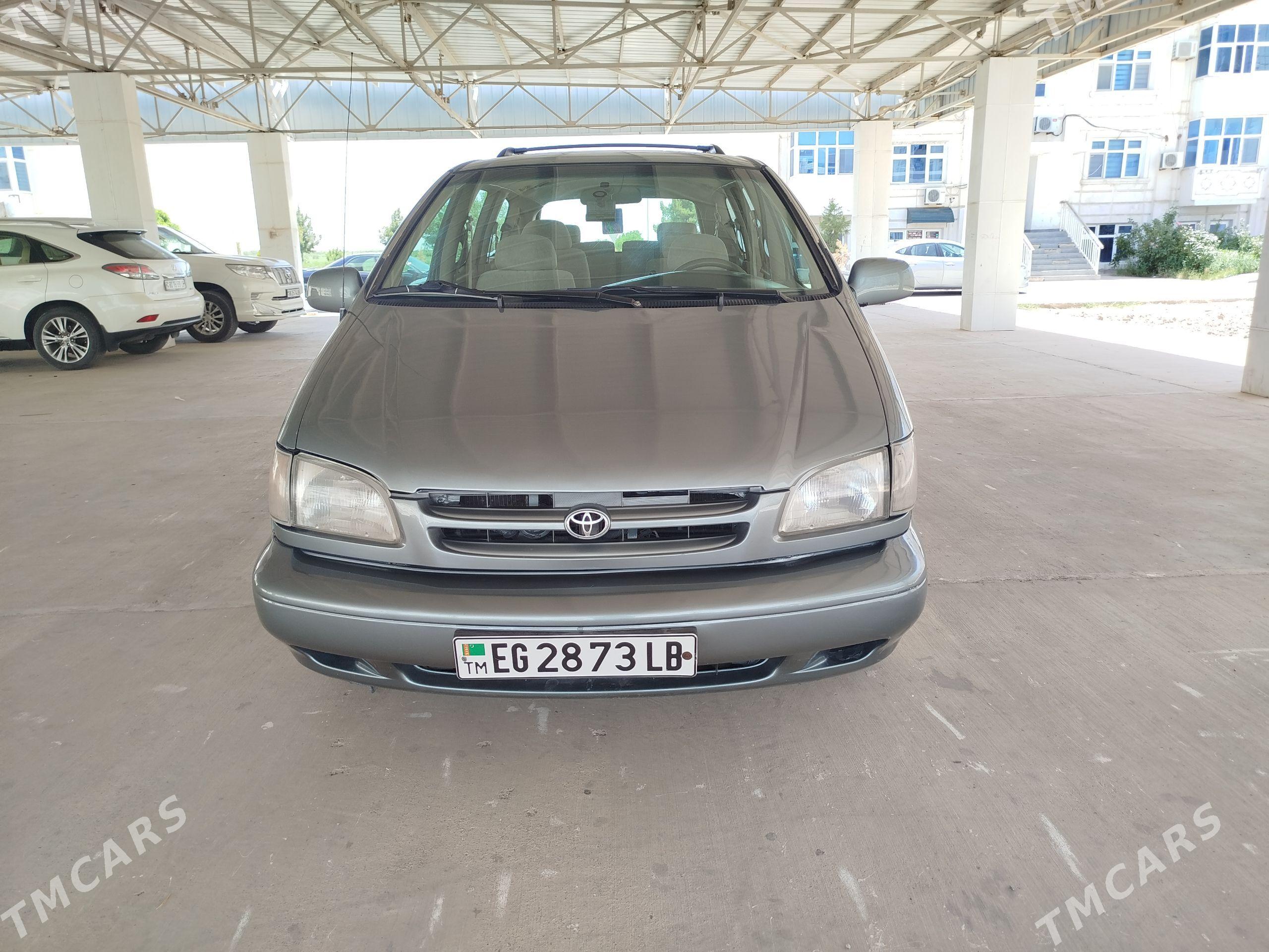 Toyota Sienna 2000 - 170 000 TMT - Туркменабат - img 1