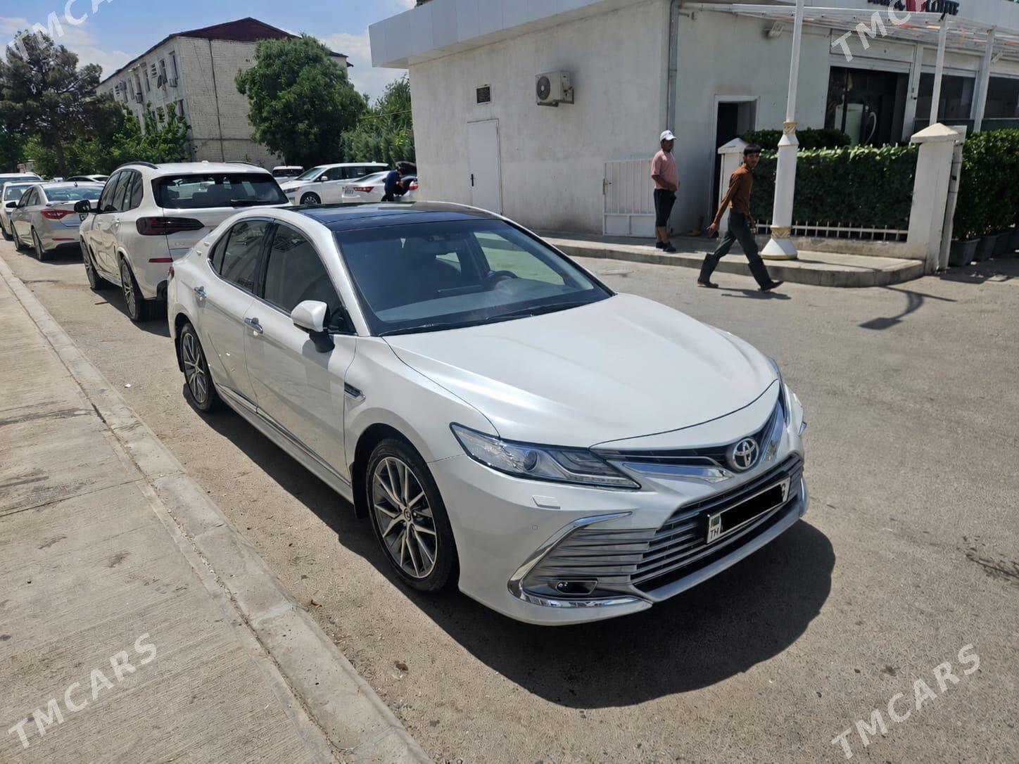 Toyota Camry 2023 - 695 000 TMT - Ашхабад - img 1