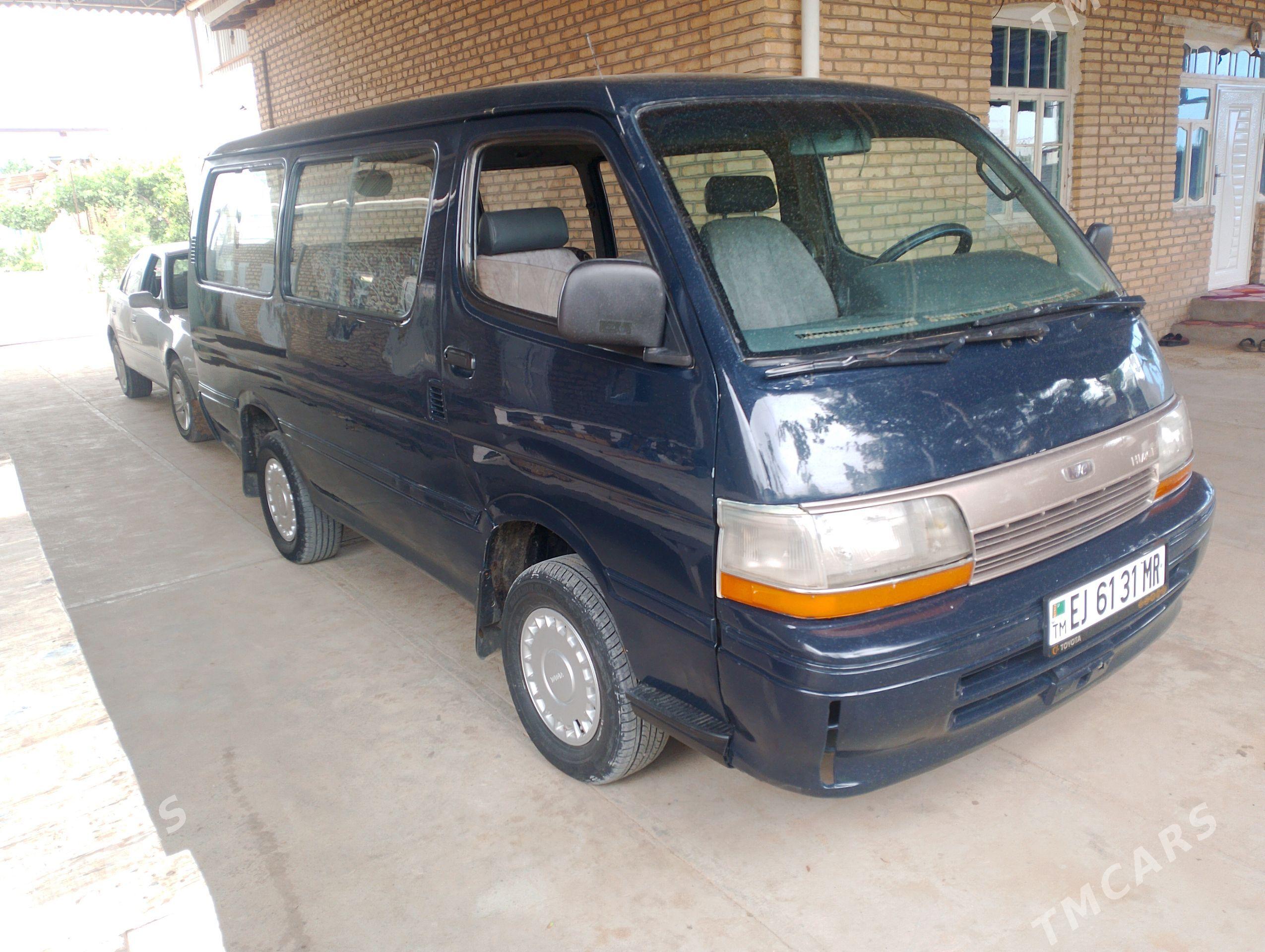 Toyota Hiace 1992 - 77 000 TMT - Мары - img 1