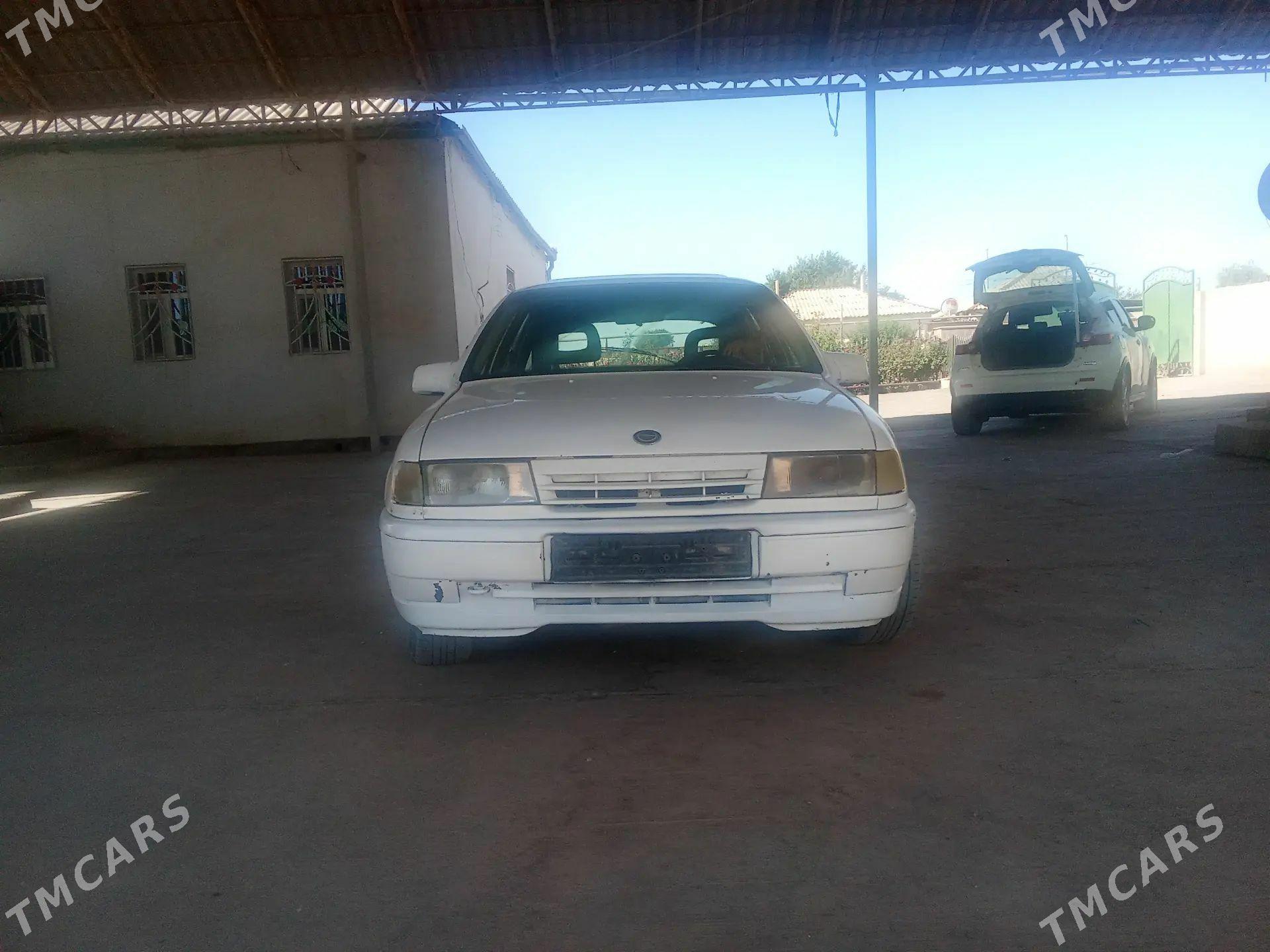 Opel Vectra 1991 - 25 000 TMT - Теджен - img 1