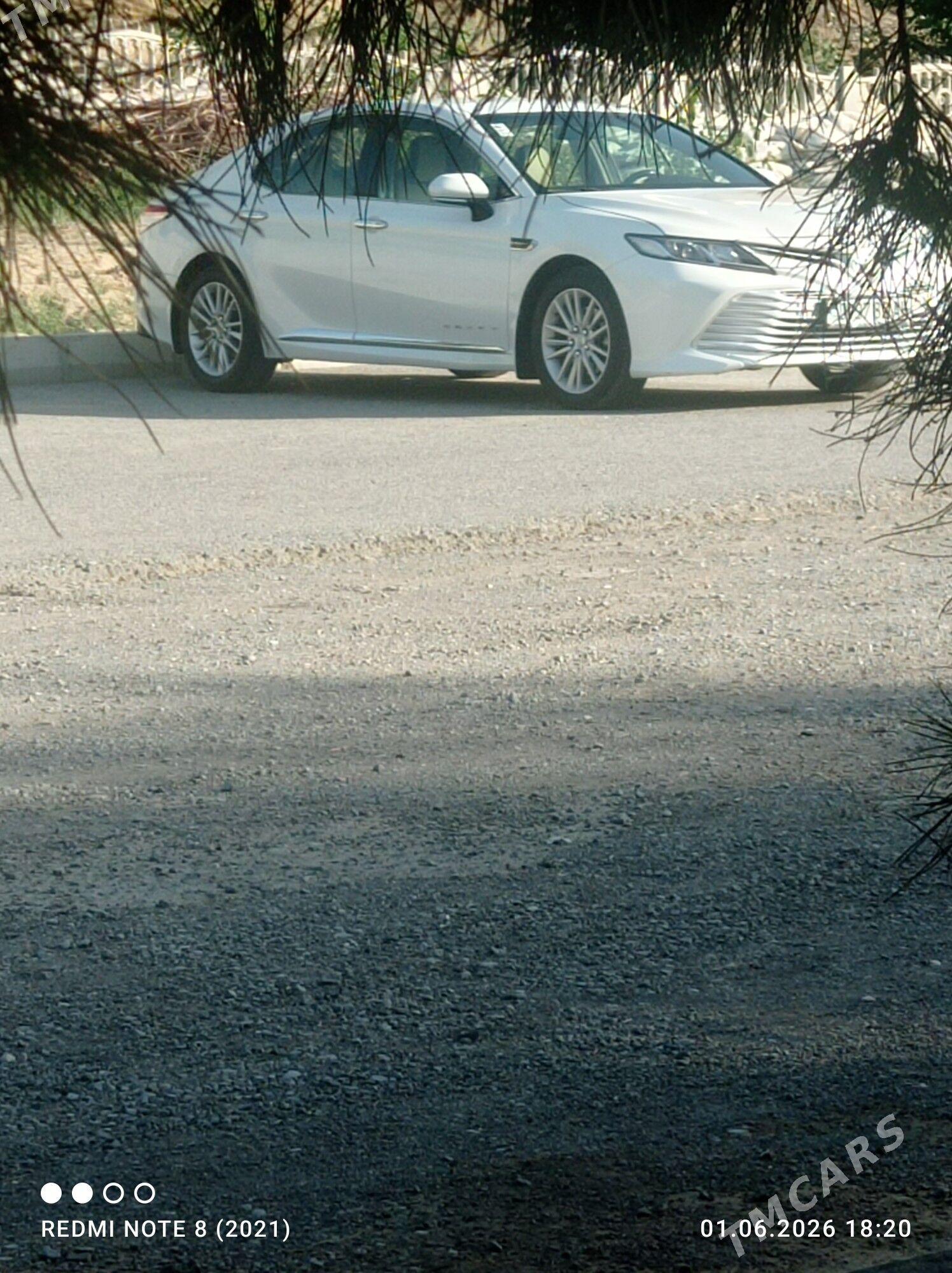 Toyota Camry 2019 - 300 000 TMT - Кëши - img 1