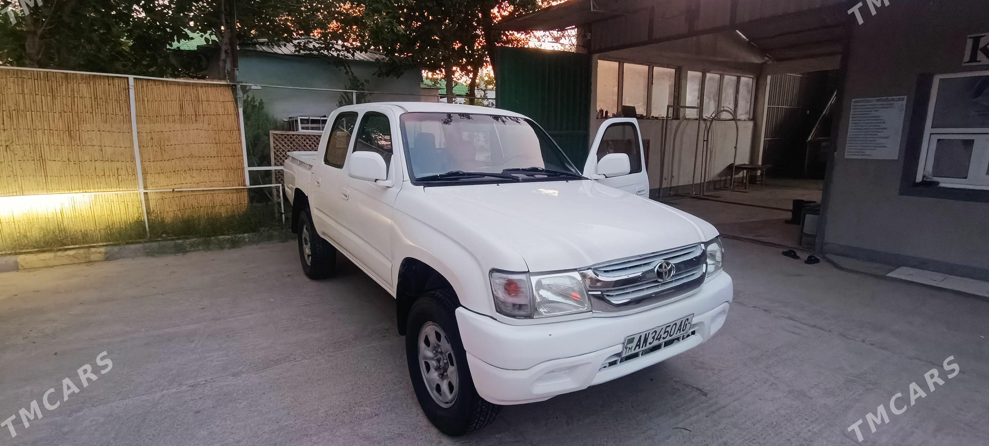 Toyota Hilux 2002 - 150 000 TMT - Теджен - img 1