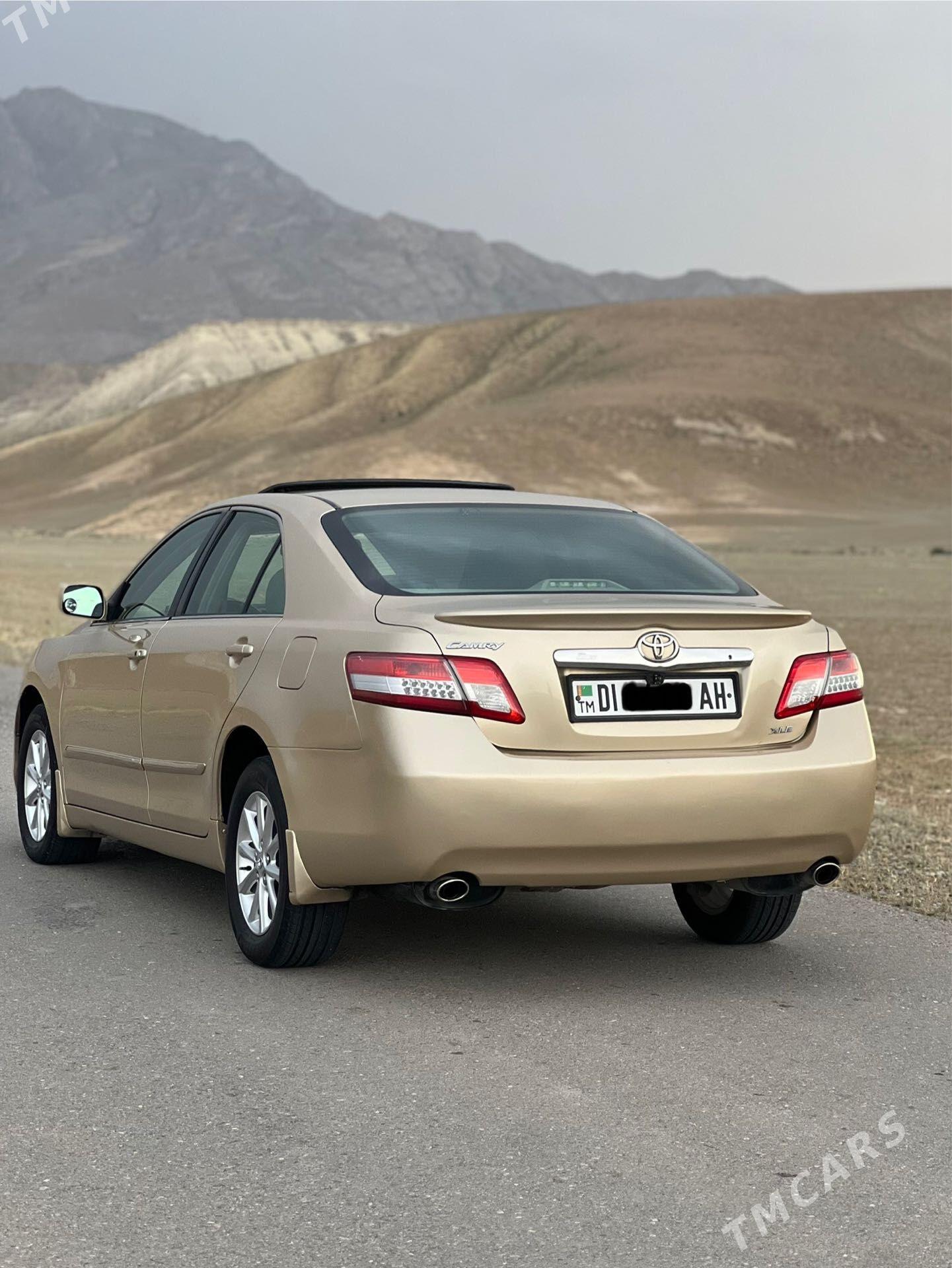 Toyota Camry 2011 - 195 000 TMT - Бахарден - img 1