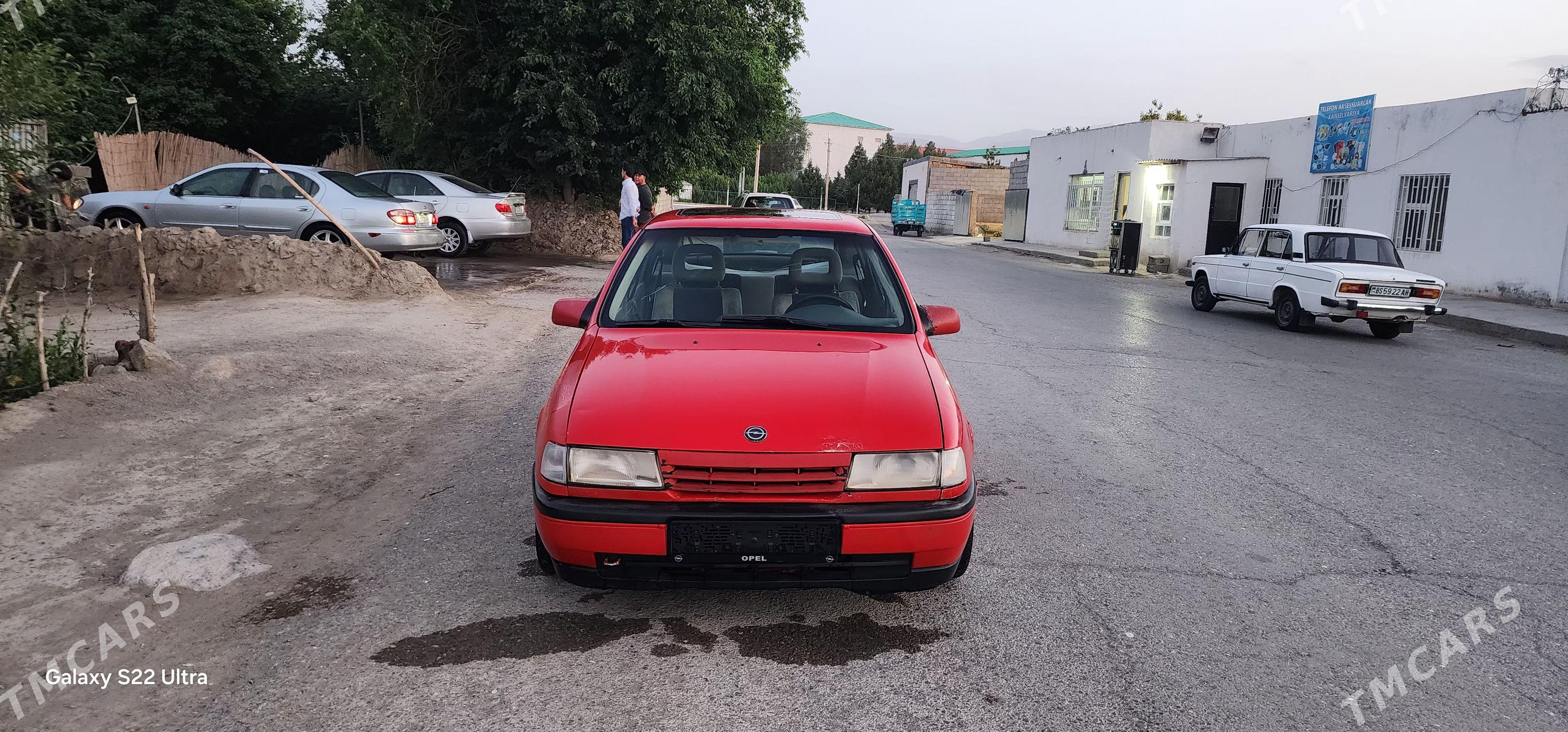 Opel Vectra 1989 - 33 000 TMT - Bäherden - img 1