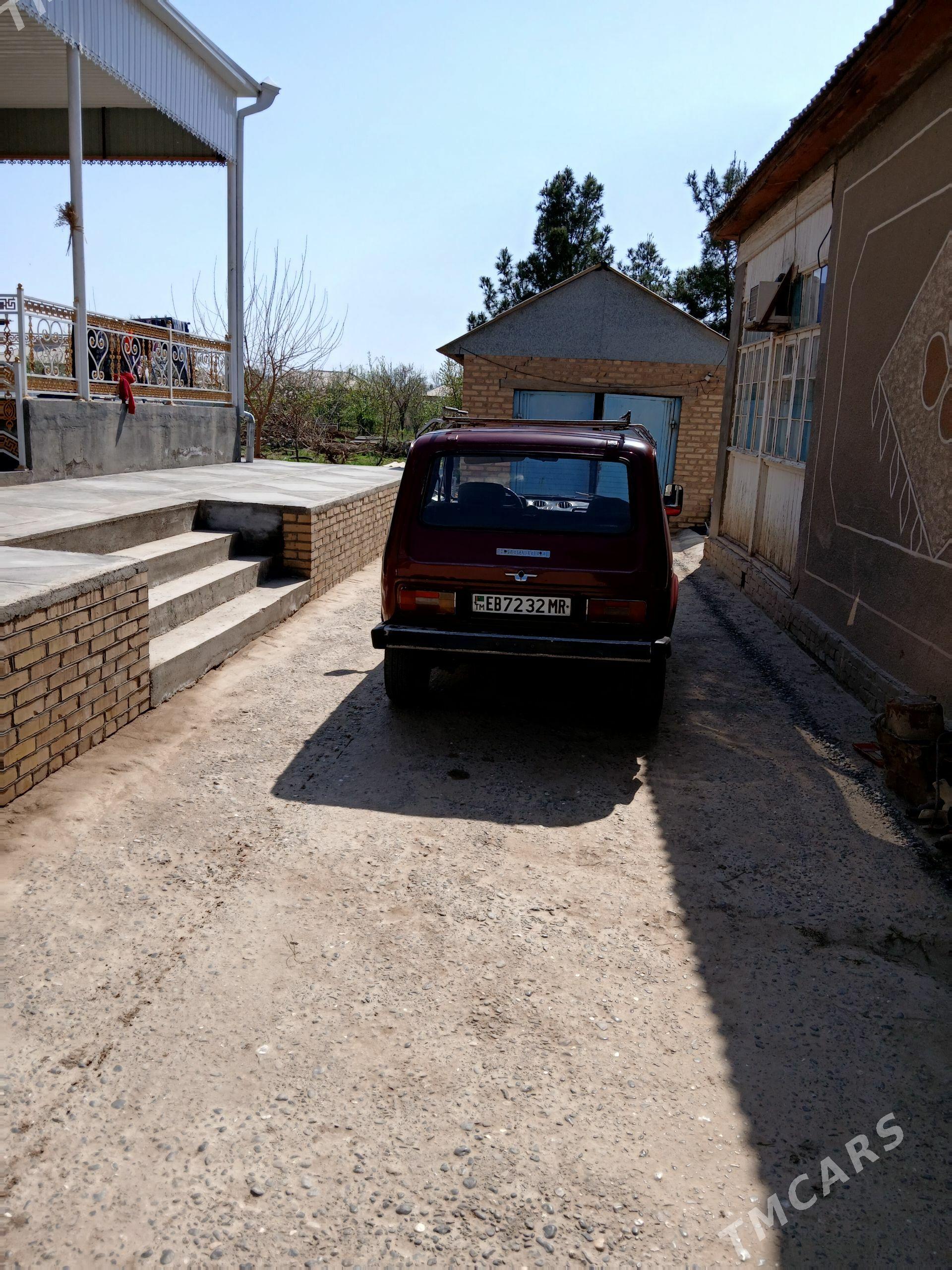 Lada Niva 1980 - 25 000 TMT - Сакарчага - img 1