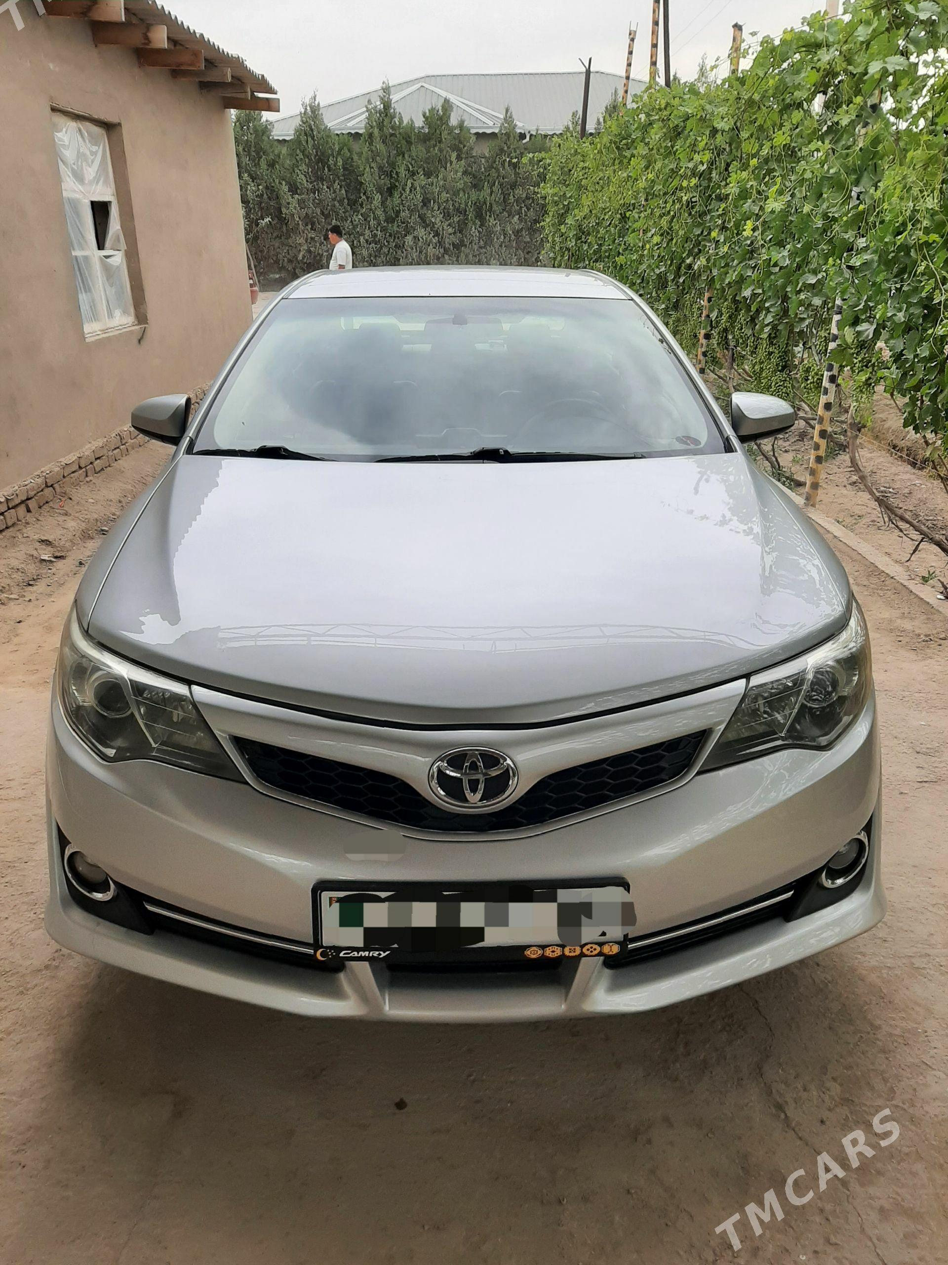 Toyota Camry 2012 - 260 000 TMT - Дашогуз - img 1