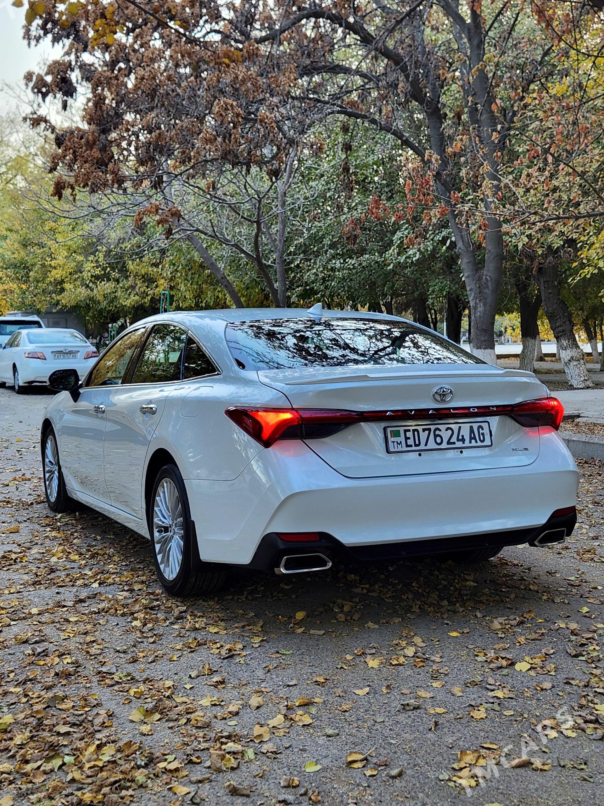 Toyota Avalon 2022 - 450 000 TMT - ул. Подвойского (Битарап Туркменистан шаёлы) - img 1