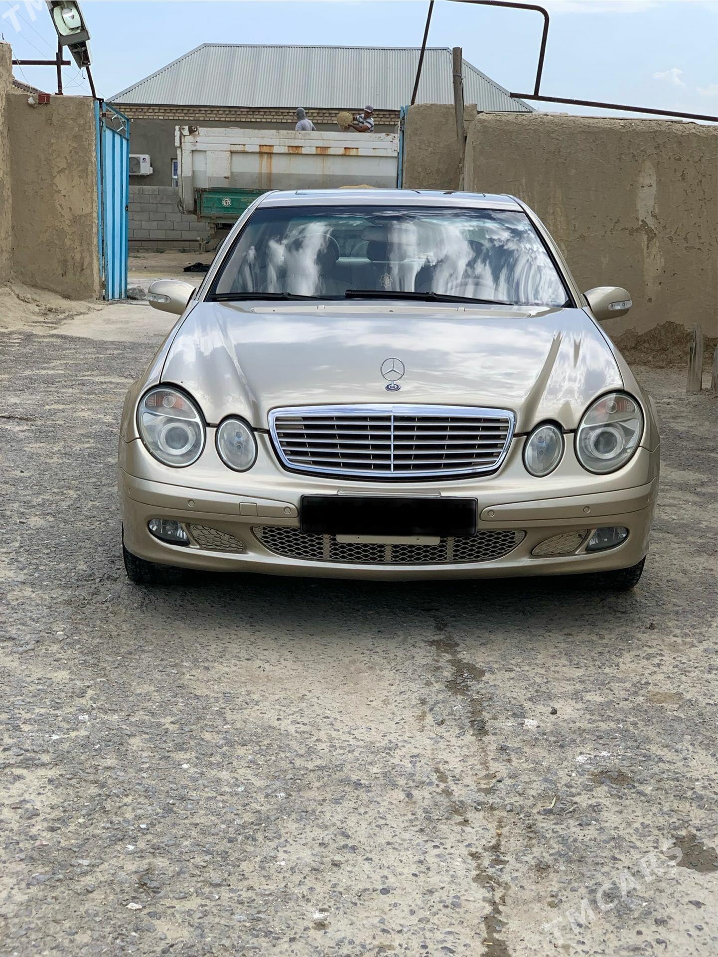 Mercedes-Benz E320 2003 - 140 000 TMT - Бахарден - img 1