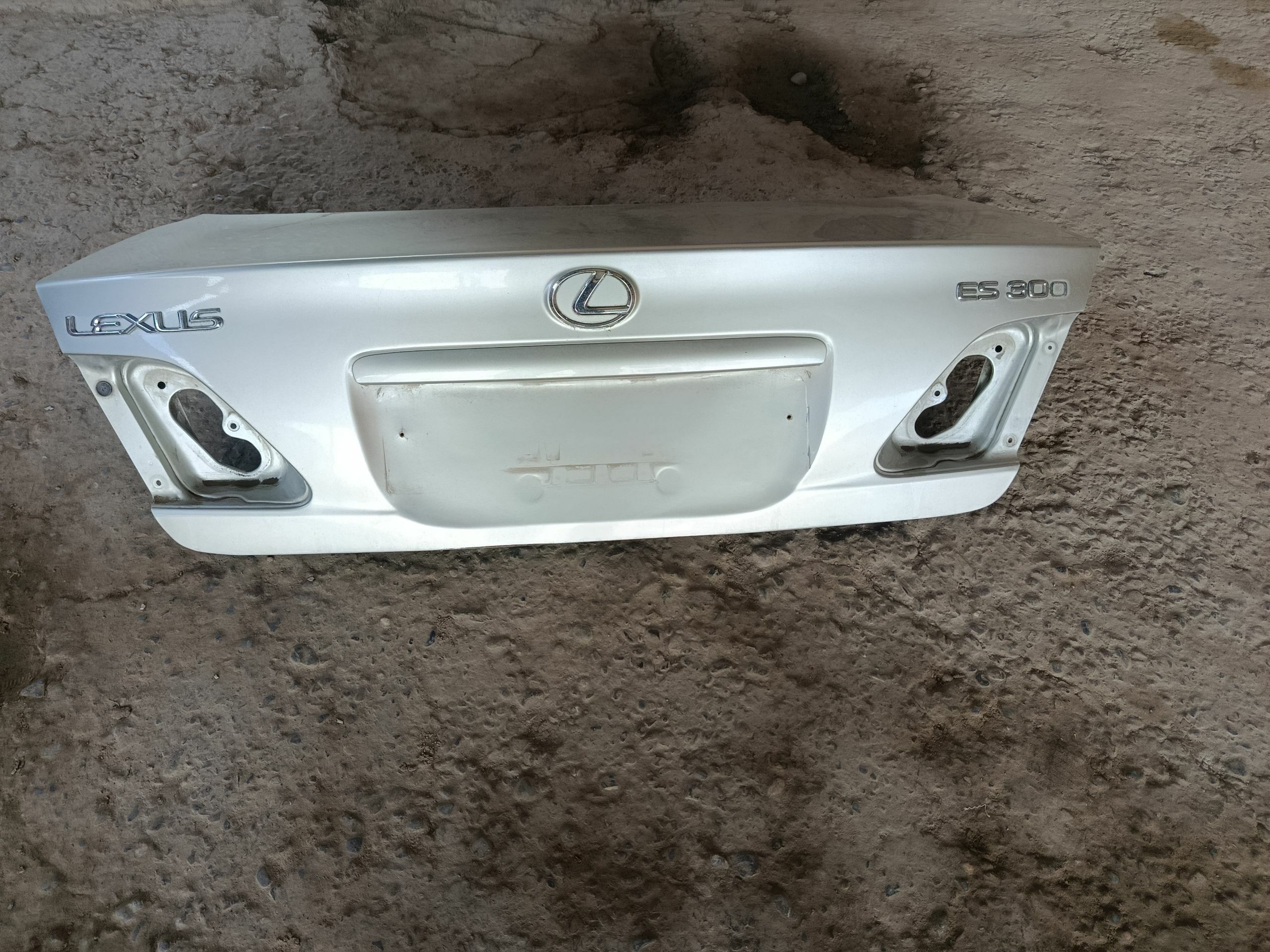Lexus es 300 bagaž 590 TMT - Сакар - img 1