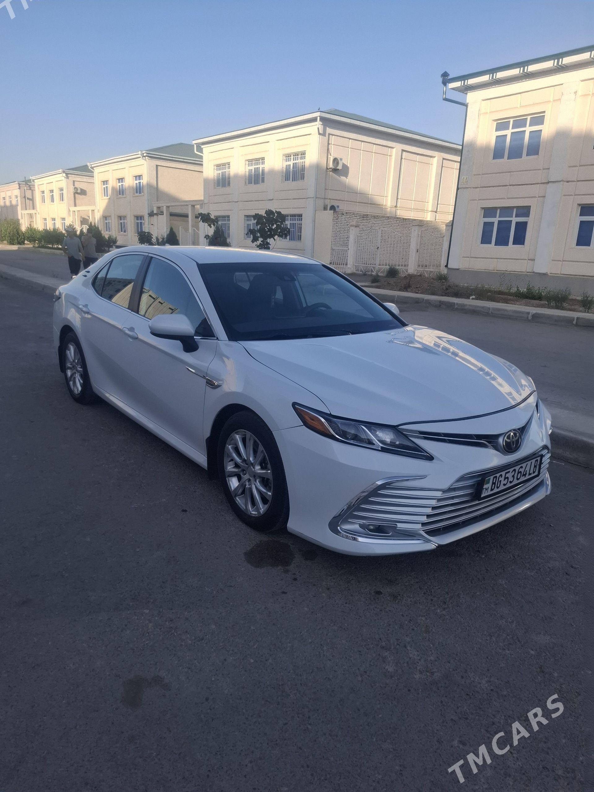Toyota Camry 2022 - 300 000 TMT - Туркменабат - img 1