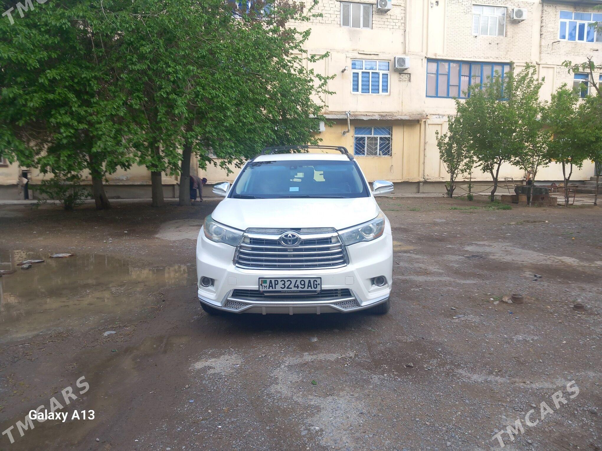 Toyota Highlander 2015 - 410 000 TMT - Büzmeýin - img 1