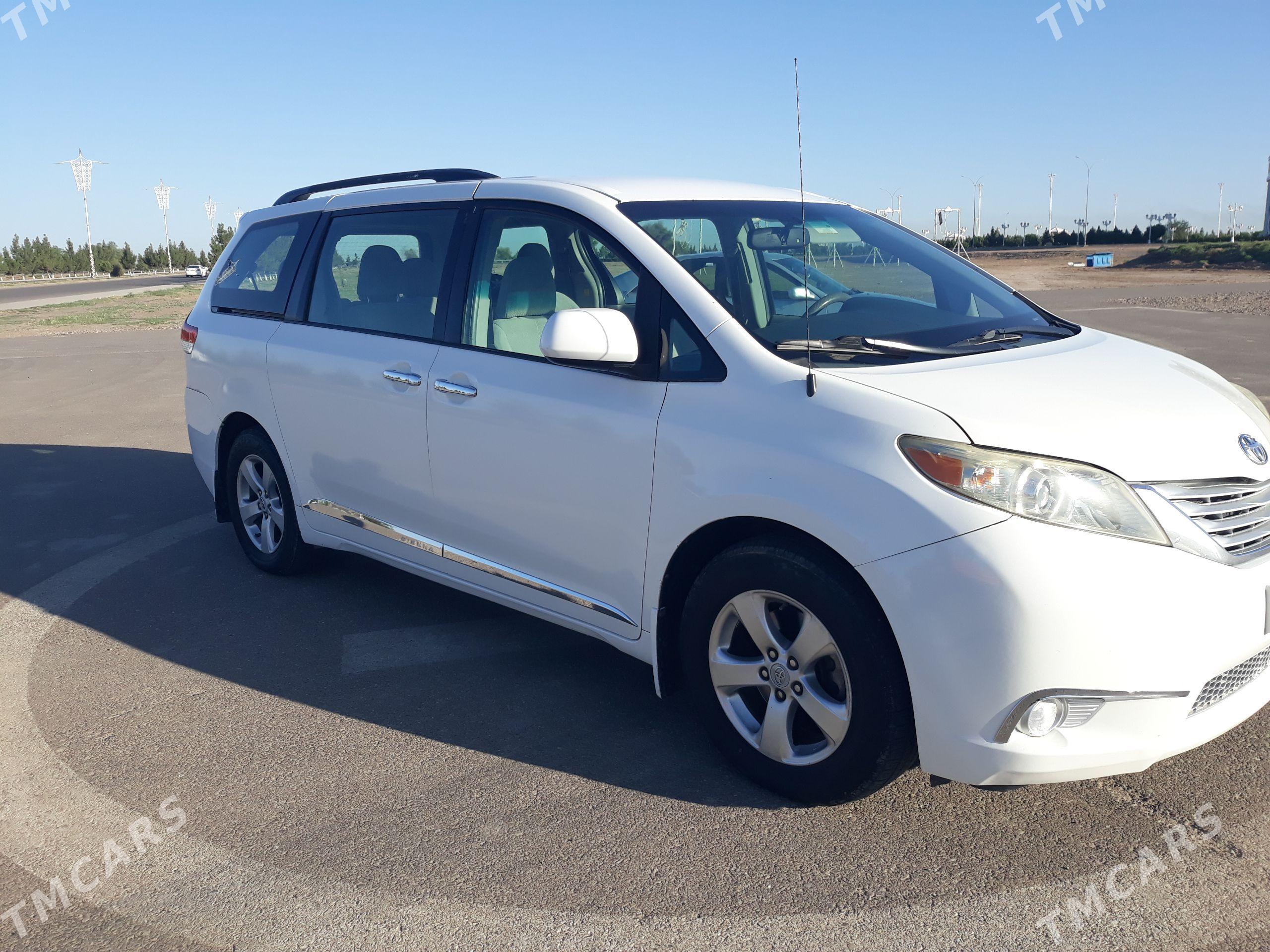 Toyota Sienna 2010 - 340 000 TMT - Sakarçäge - img 1